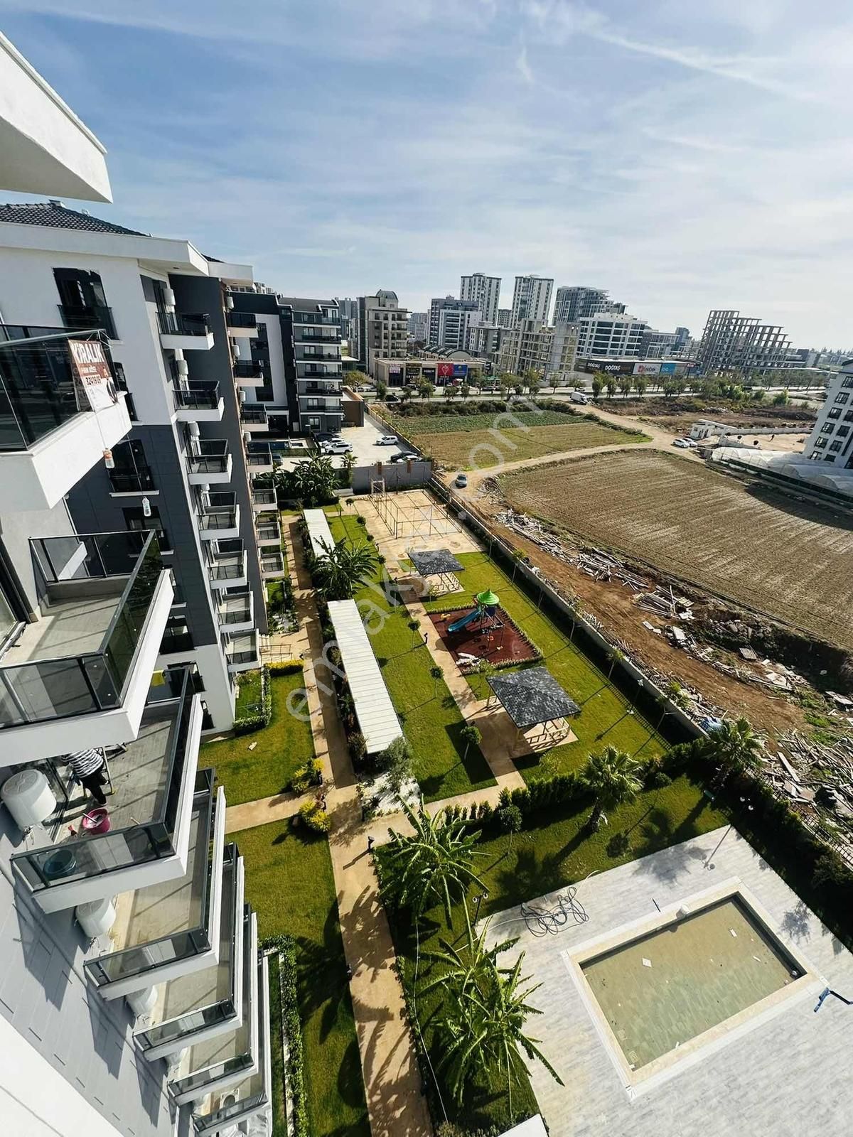 Atabay'dan Konsept Site İçerisinde 2+1 Ara Kat Geniş Eşyalı - Görsel 3