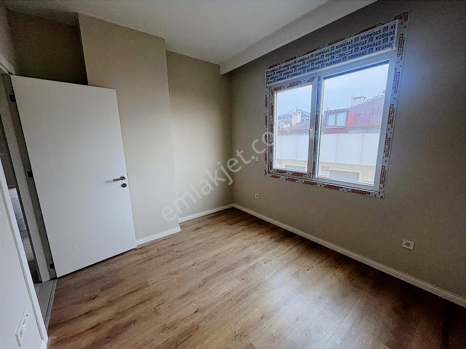 Bostancı Sahilde Deniz Manzaralı 3+1 Balkonlu 98m² Net - Görsel 12