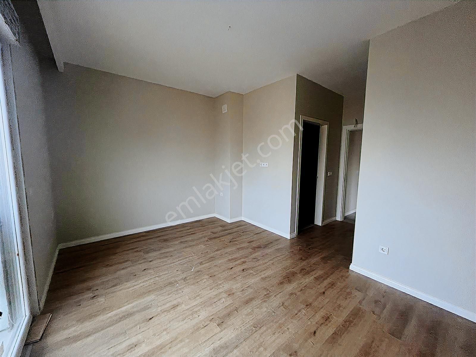 Bostancı Sahilde Deniz Manzaralı 3+1 Balkonlu 98m² Net - Görsel 2