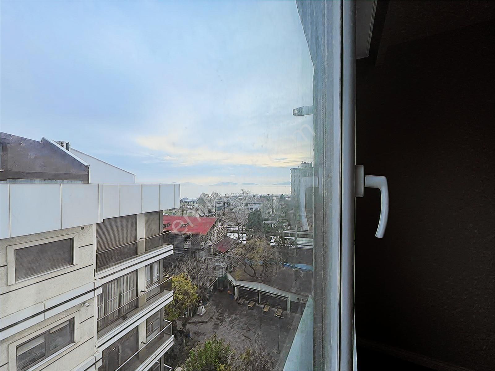 Bostancı Sahilde Deniz Manzaralı 3+1 Balkonlu 98m² Net - Görsel 7