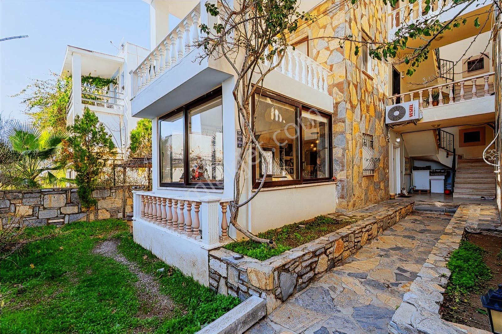 Satılık Bodrum Konacık Acropol Yakını Bahçe Katı Daire