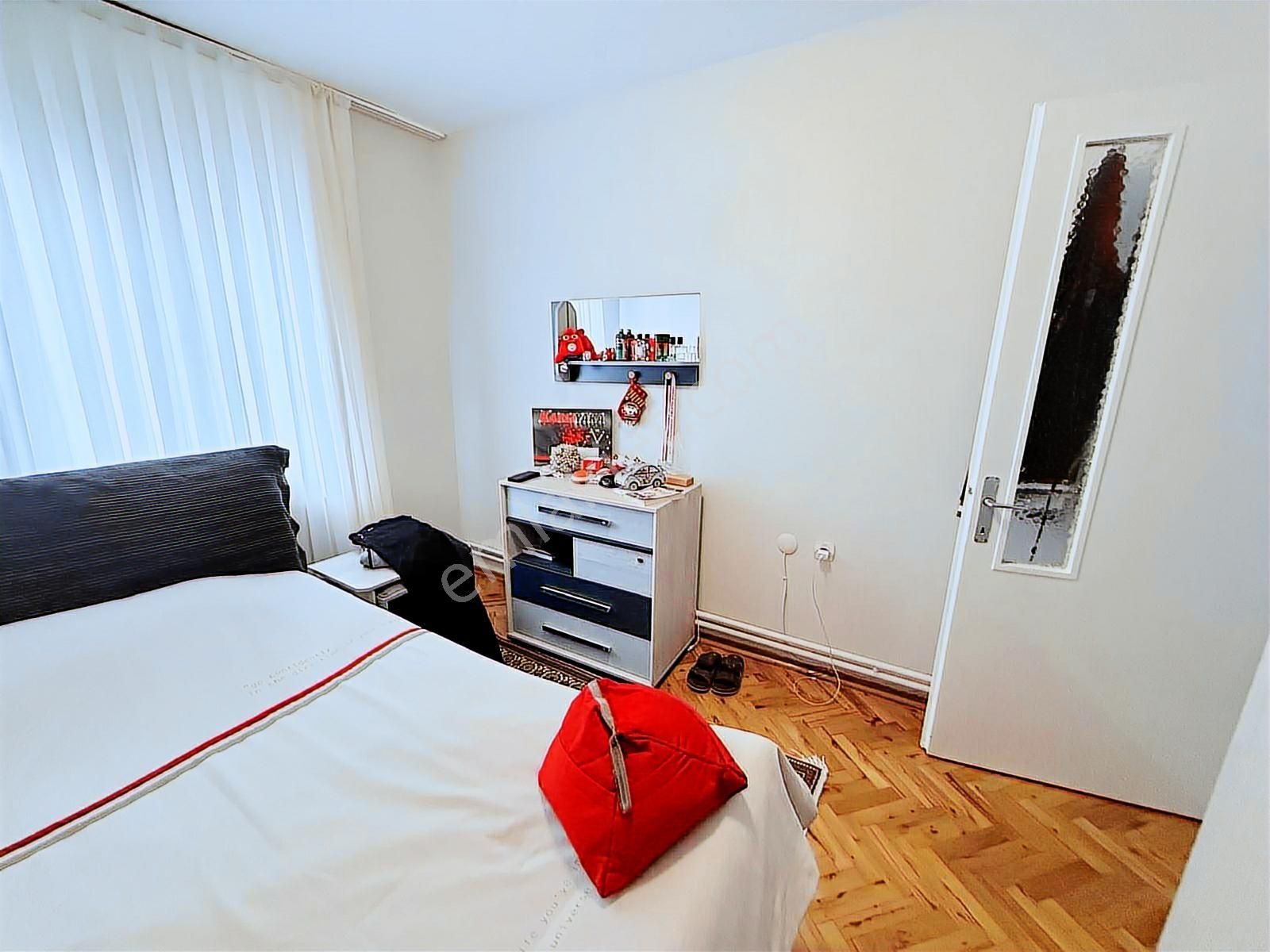 İzmir Karşıyaka Donanmacı Çarşı-sahile Yakın Satılık 3+1 Daire - Görsel 24