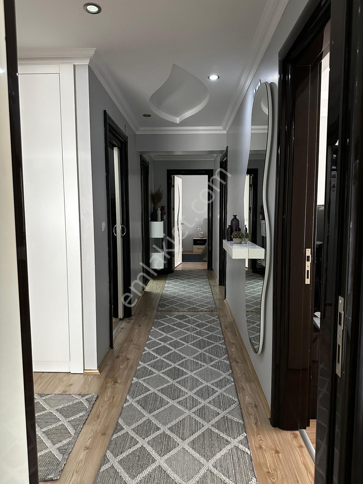 Kaan Emlaktan Yenişafakta Ferhatlar Koleji Ve Masal Parka Yakın 3+1 Satılık Daire. - Görsel 4