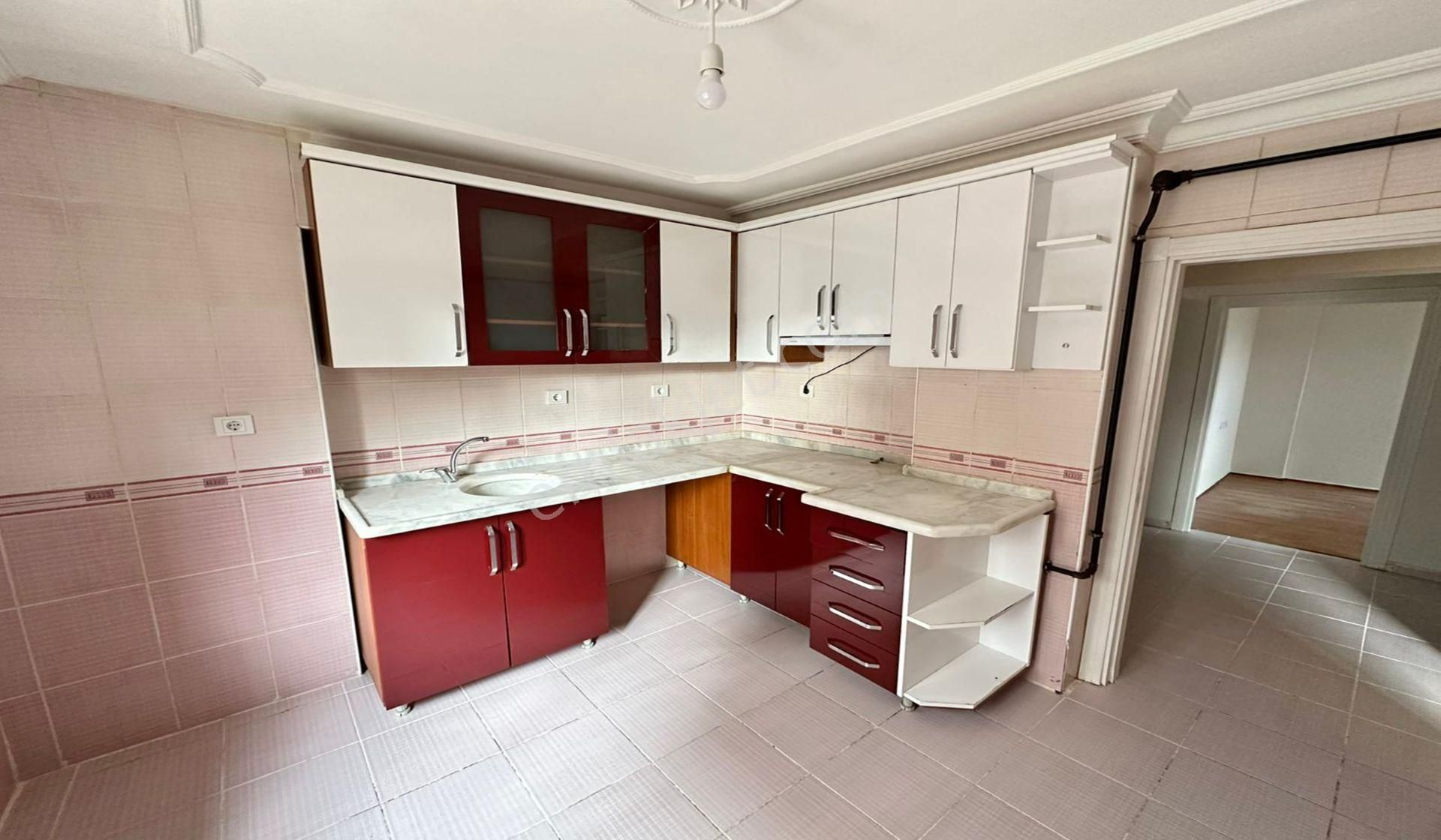 Kuşcağız Muhtarlık Yakını 3+1 Ters Dubleks Çift Banyolu