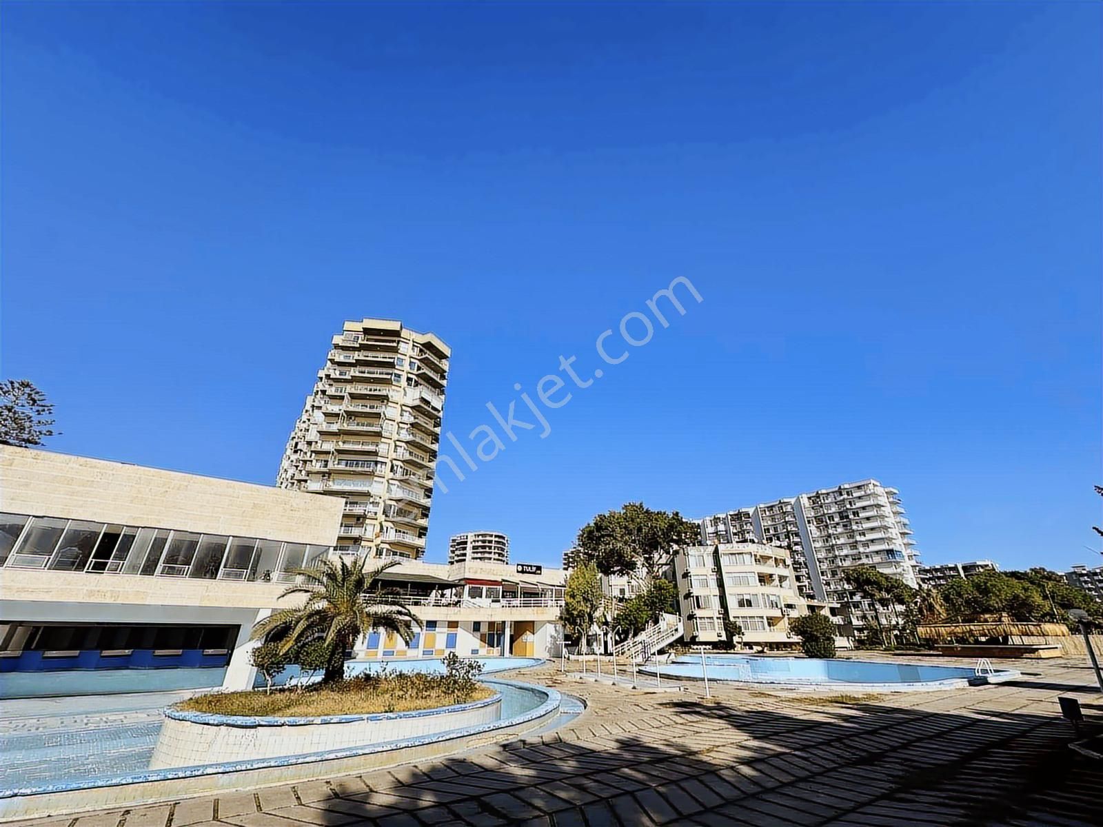 New Form'dan Soli Sitesinde Deniz Manzaralı Eşyalı Kiralık 2+1 - Görsel 2