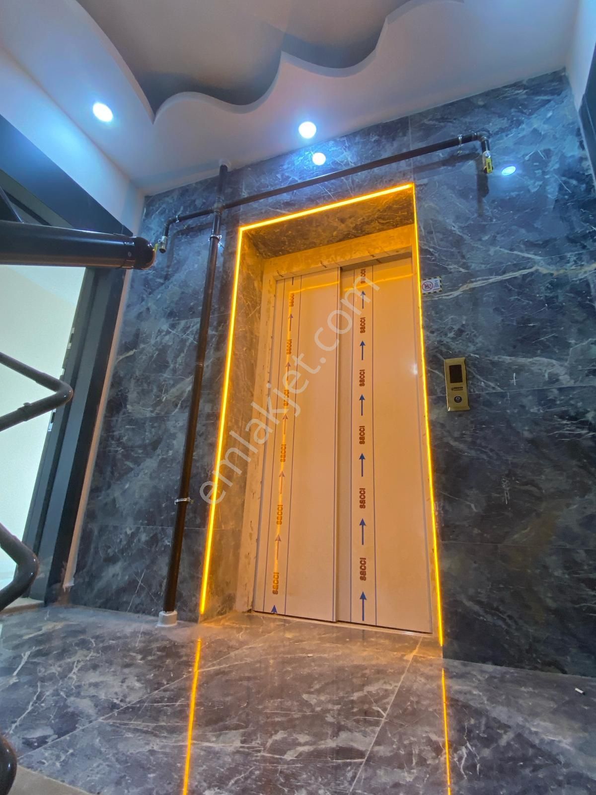 Çankaya Mahallesi Havuzlu Site İçerisinde Ebeveyn Banyolu Sıfır Lüks 2+1 Daire - Görsel 11