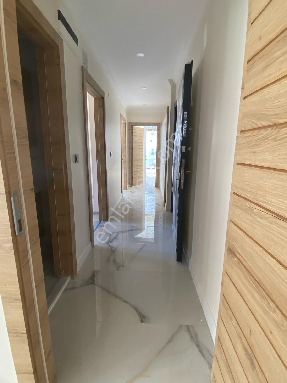 Çankaya Mahallesi Havuzlu Site İçerisinde Ebeveyn Banyolu Sıfır Lüks 2+1 Daire - Görsel 2