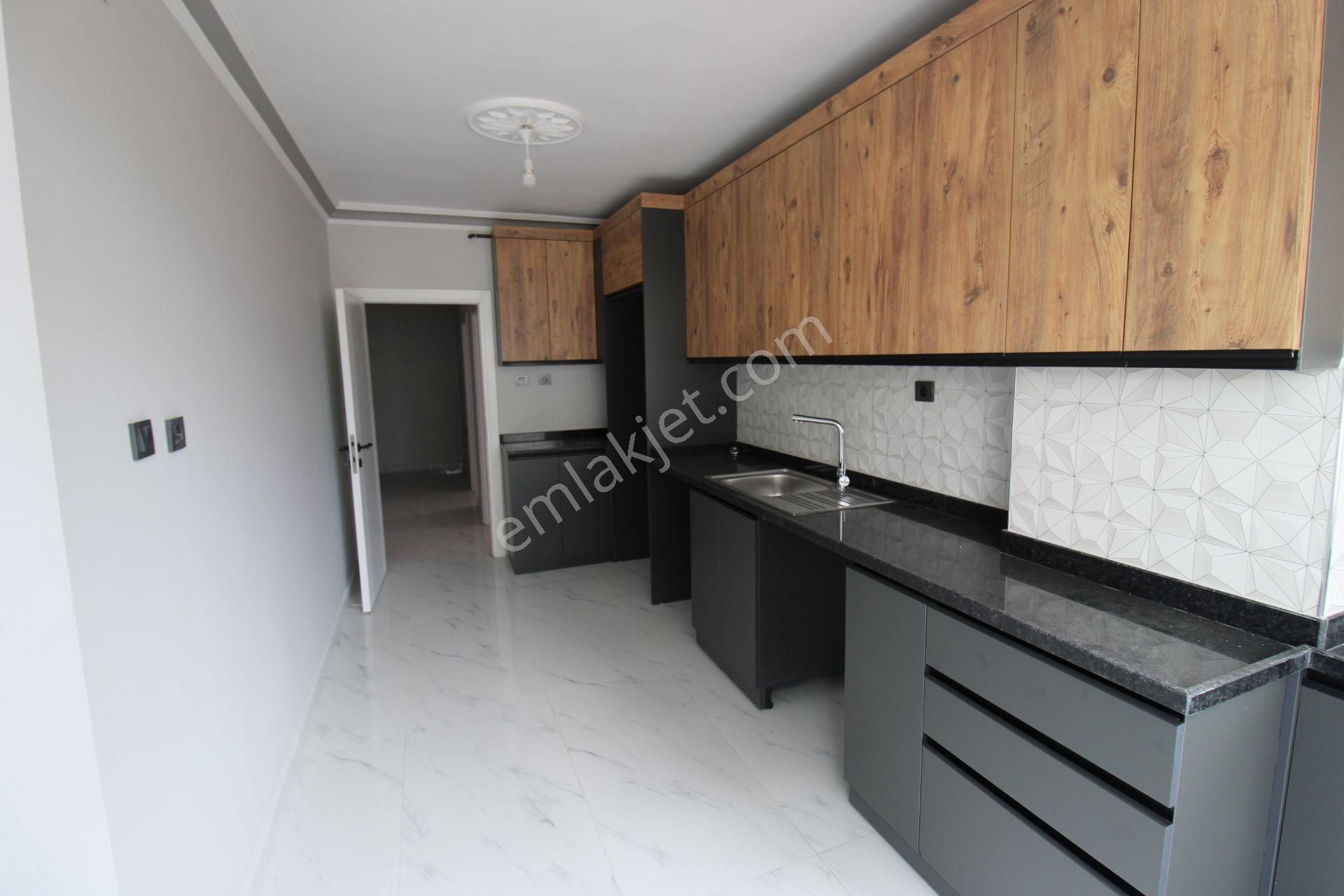 Yeni Mahalle 3+1 Yapılı Masrafsız Asansörlü Satılık Daire