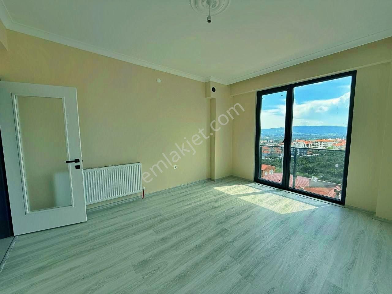 Uytundan Ayvacıkta Doğalgazlı Ayrı Mutfak 2+1 Satılık Lüks Daire