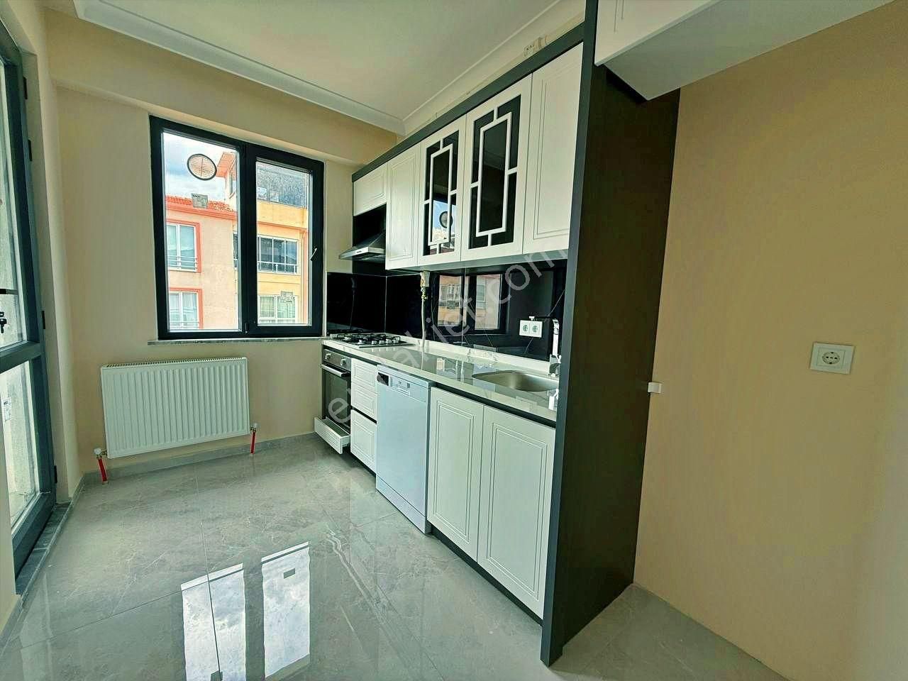 Uytundan Ayvacıkta Doğalgazlı Ayrı Mutfak 2+1 Satılık Lüks Daire - Görsel 18