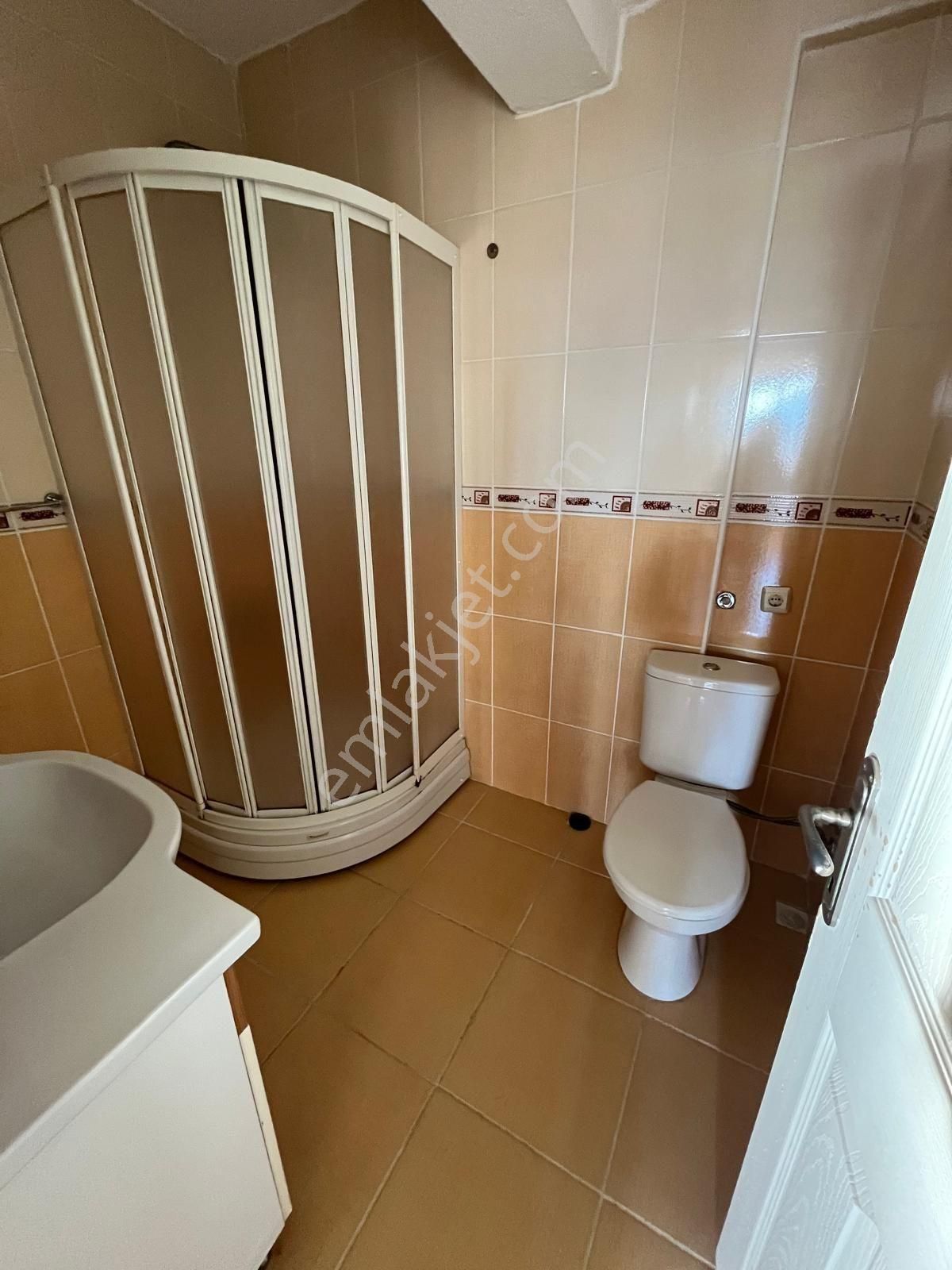 Ümraniye Esenevler Mahallesi Tek Blok Site İçi 9.kat Kiralık Daire Ev - Görsel 6