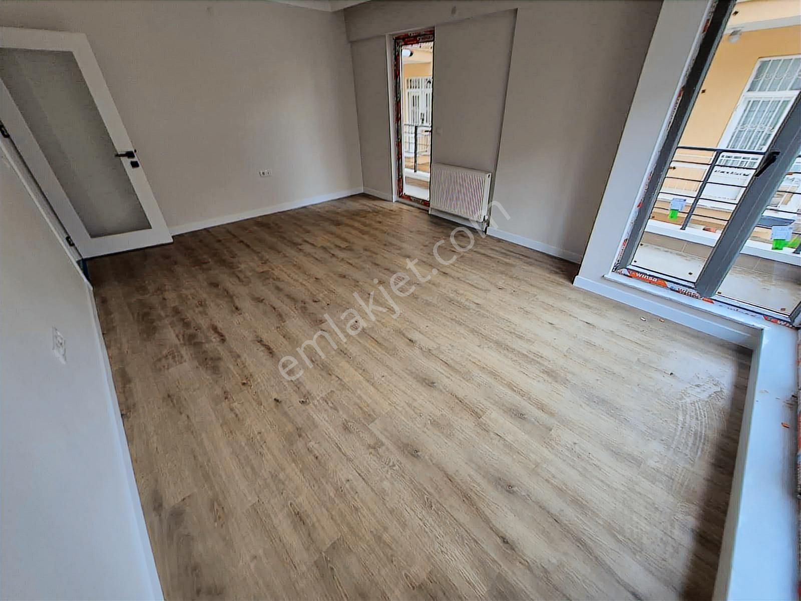 Arel'den Bahçelievler'de 1 Kat Yeni Bina Sıfır Ön Cephe 3+1 - Görsel 2