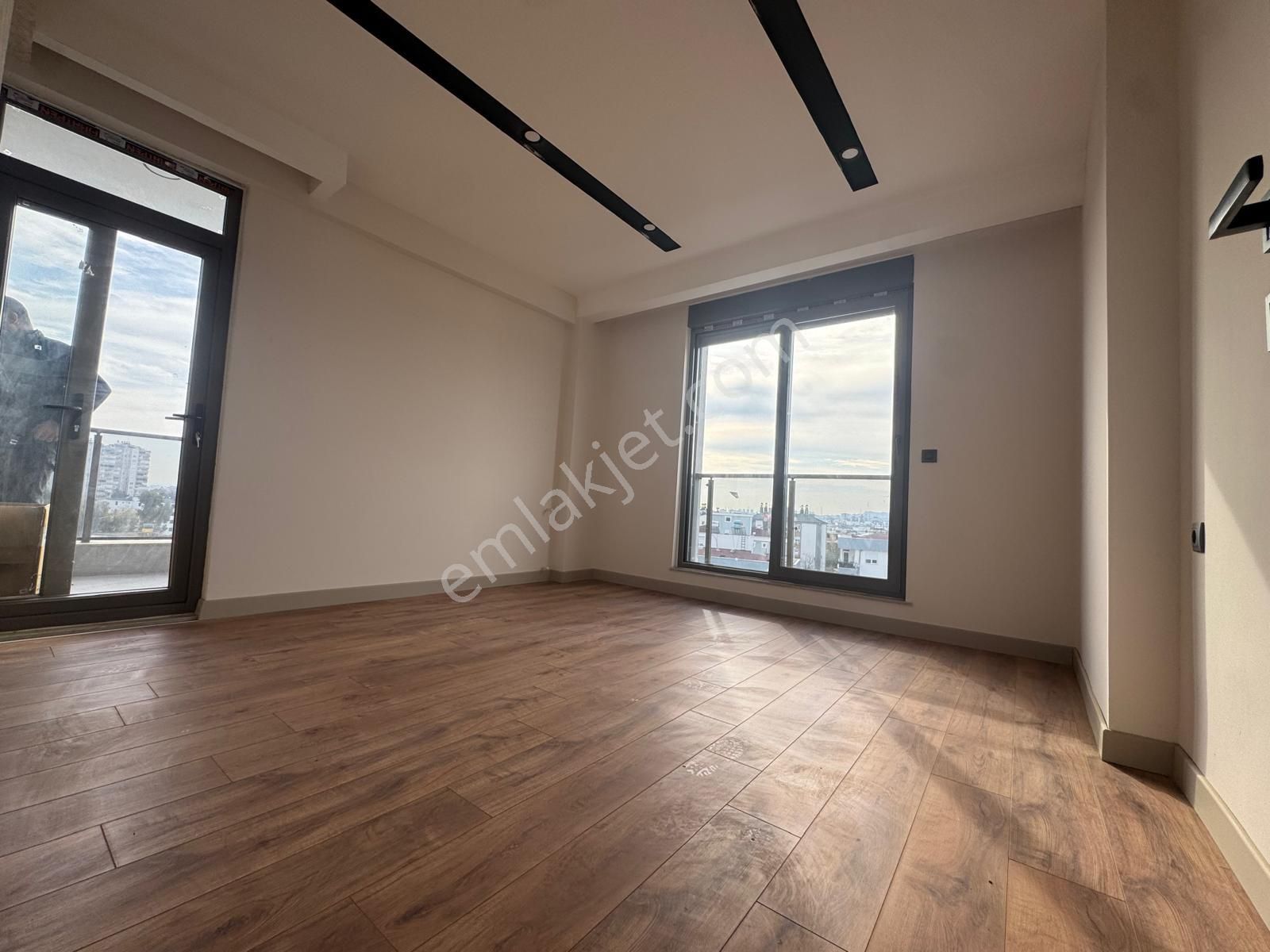 Aktoprak Mahallesi Tramwaya 200 Metre Lüks 2+1 Katta Sıfır Daire