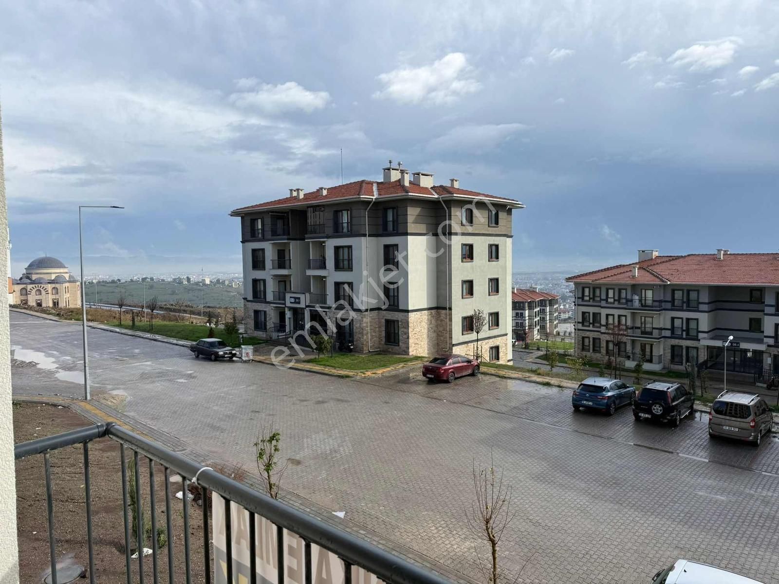 Anka Emlak'tan 2. Etap Düz Giriş Yüksek Balkon Önü Açık 2,1 Kira