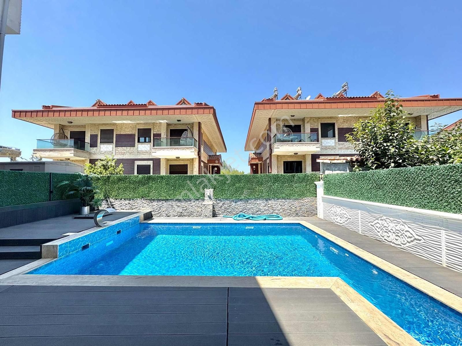 Sadece Onur Yıldırımdan 5+1 Havuzlu Tasarım Harikası Villa - Görsel 11