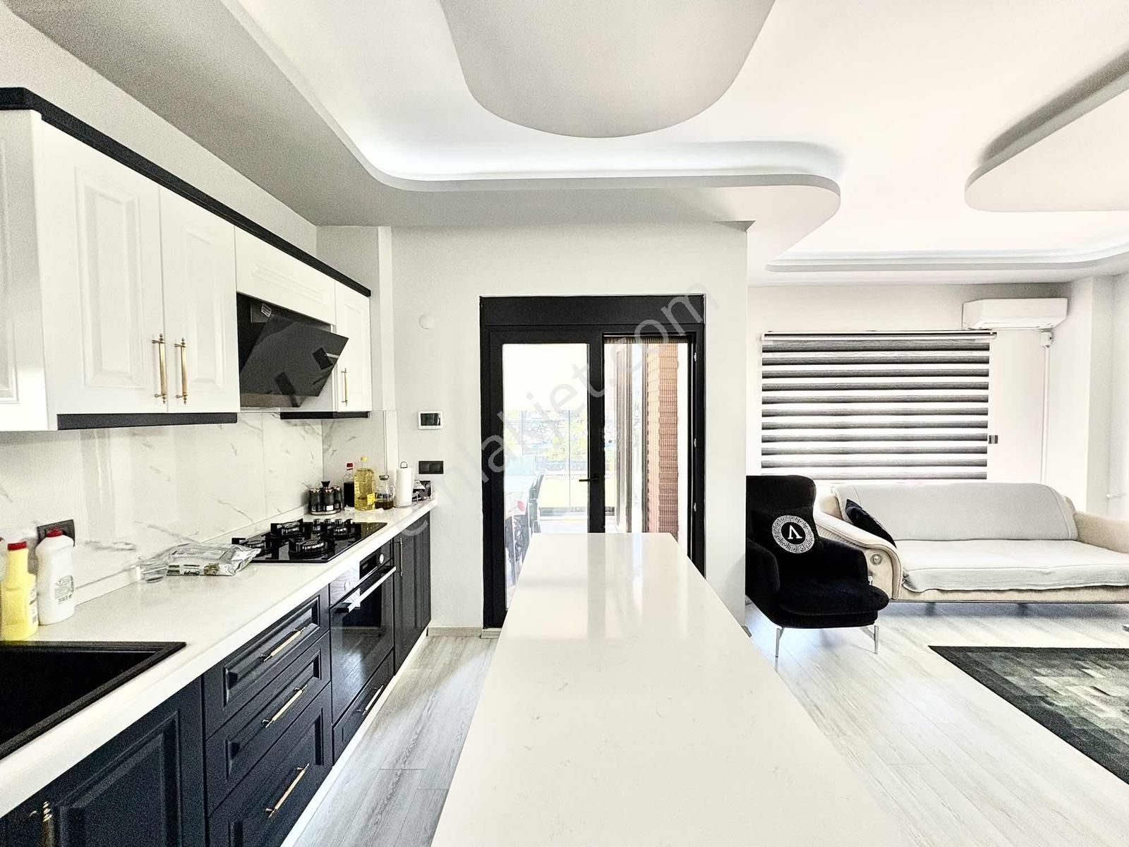 Sadece Onur Yıldırımdan 5+1 Havuzlu Tasarım Harikası Villa - Görsel 18