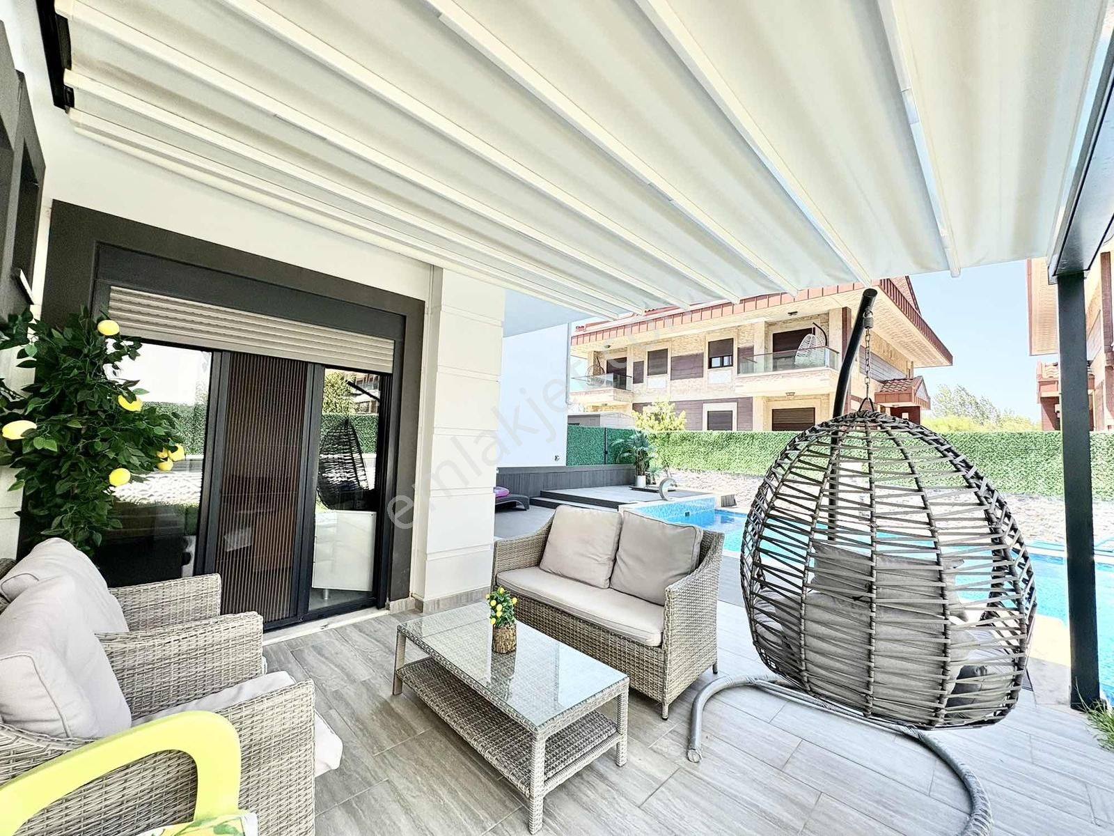 Sadece Onur Yıldırımdan 5+1 Havuzlu Tasarım Harikası Villa - Görsel 28