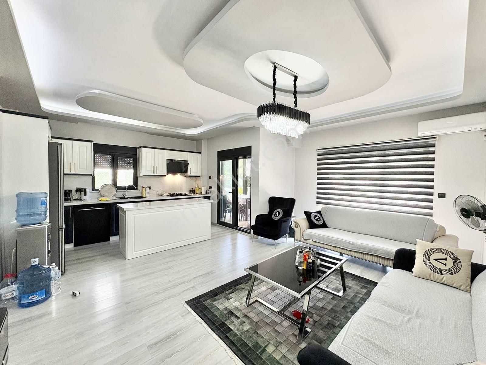 Sadece Onur Yıldırımdan 5+1 Havuzlu Tasarım Harikası Villa - Görsel 2