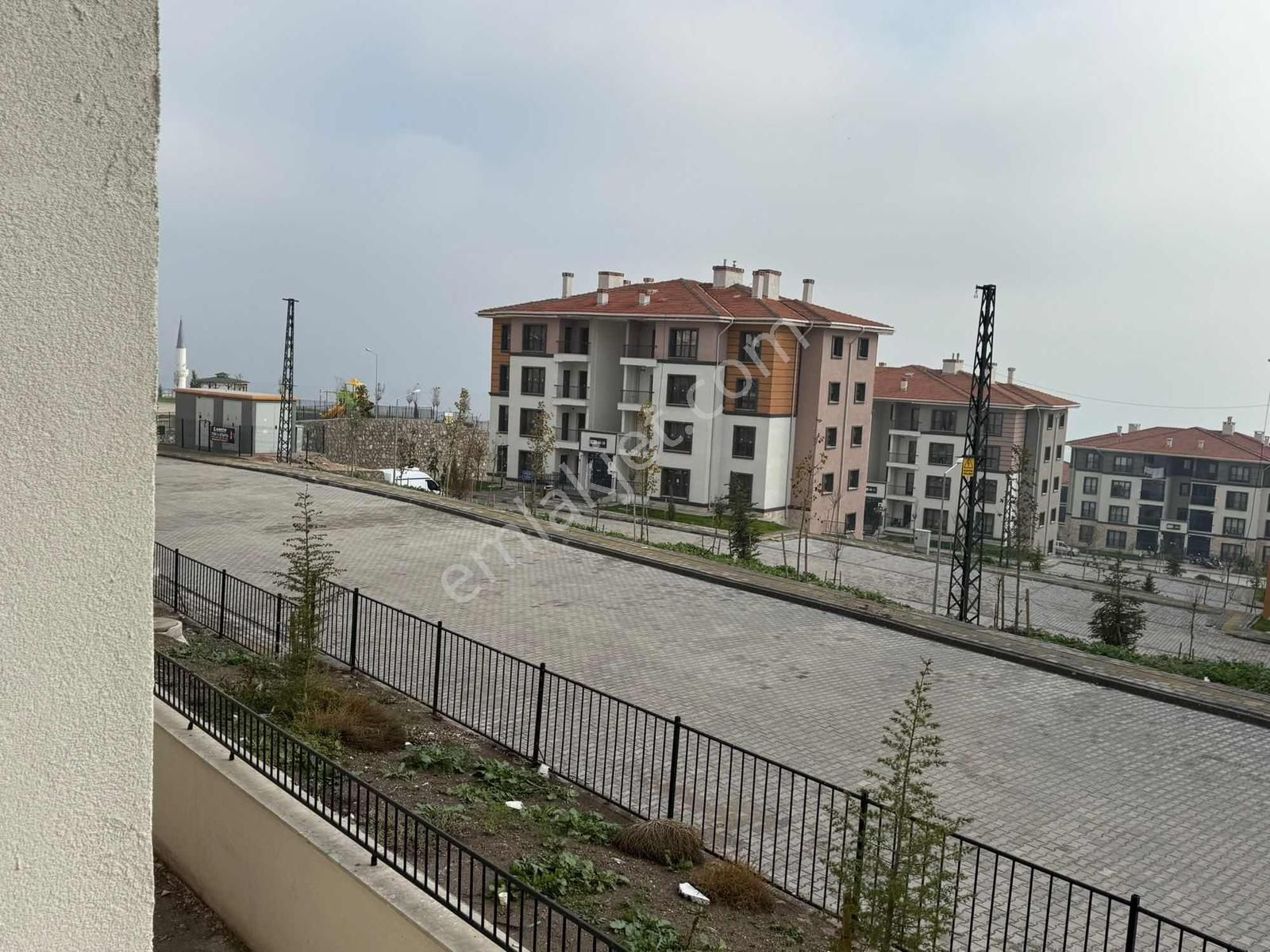 Anka Emlak 2,etapta Yüksek Balkon Kiralık 2+1 Daire - Görsel 3