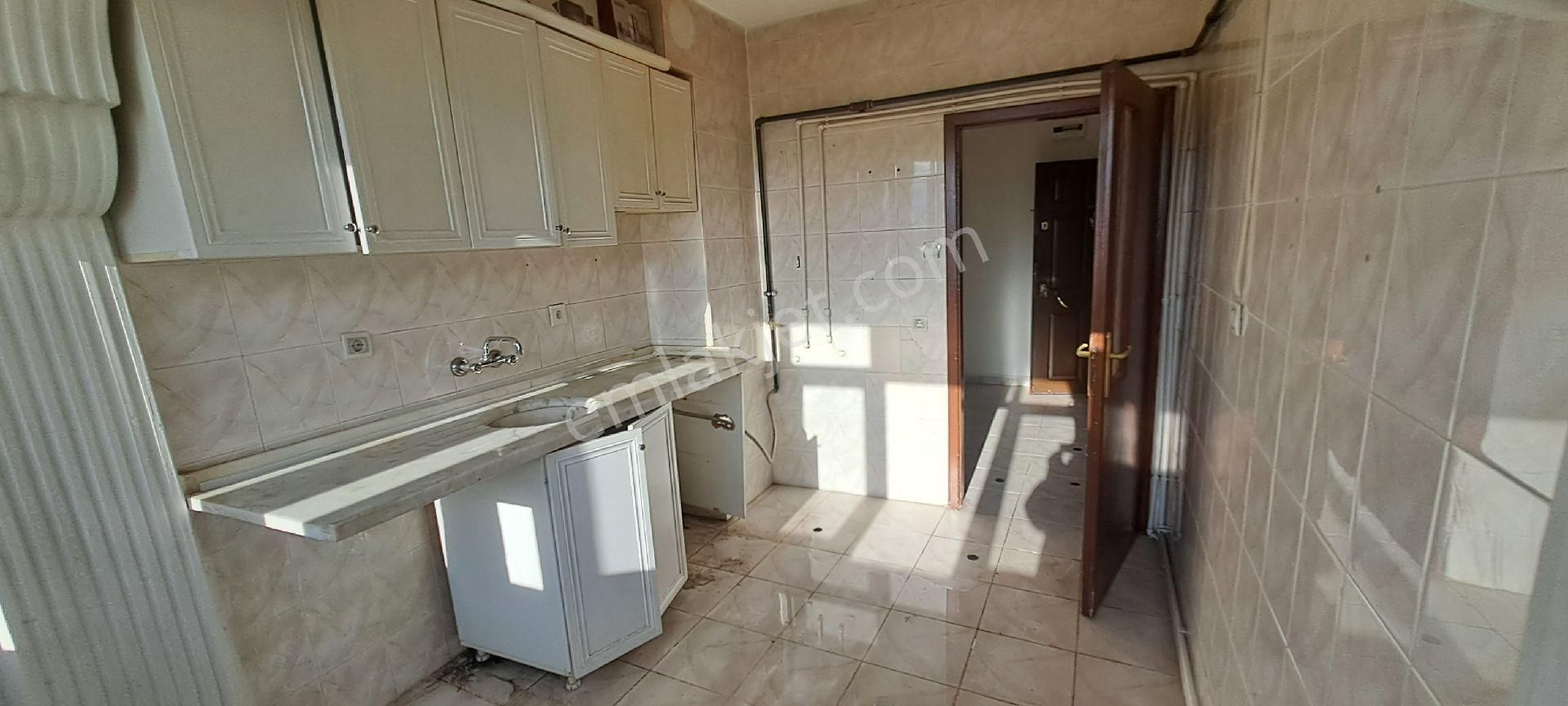 Köşk Mahallesinde Güneşli Süper Kiralık Muhsin Emlaktan - Görsel 18