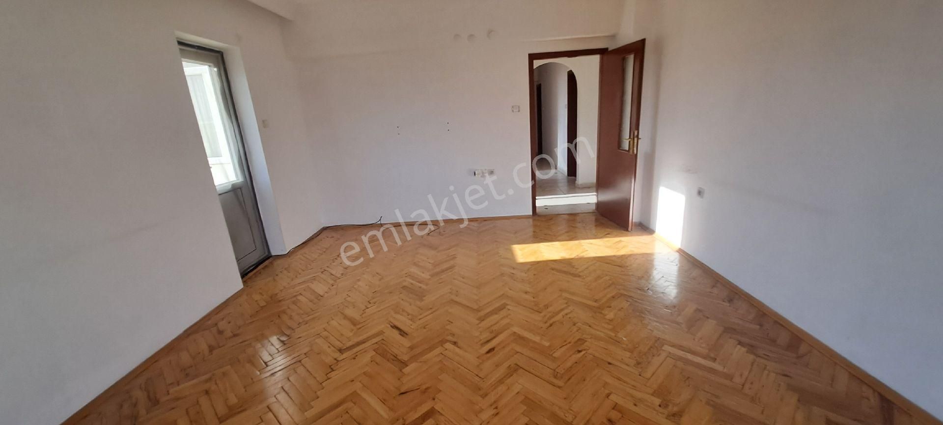 Köşk Mahallesinde Güneşli Süper Kiralık Muhsin Emlaktan - Görsel 24