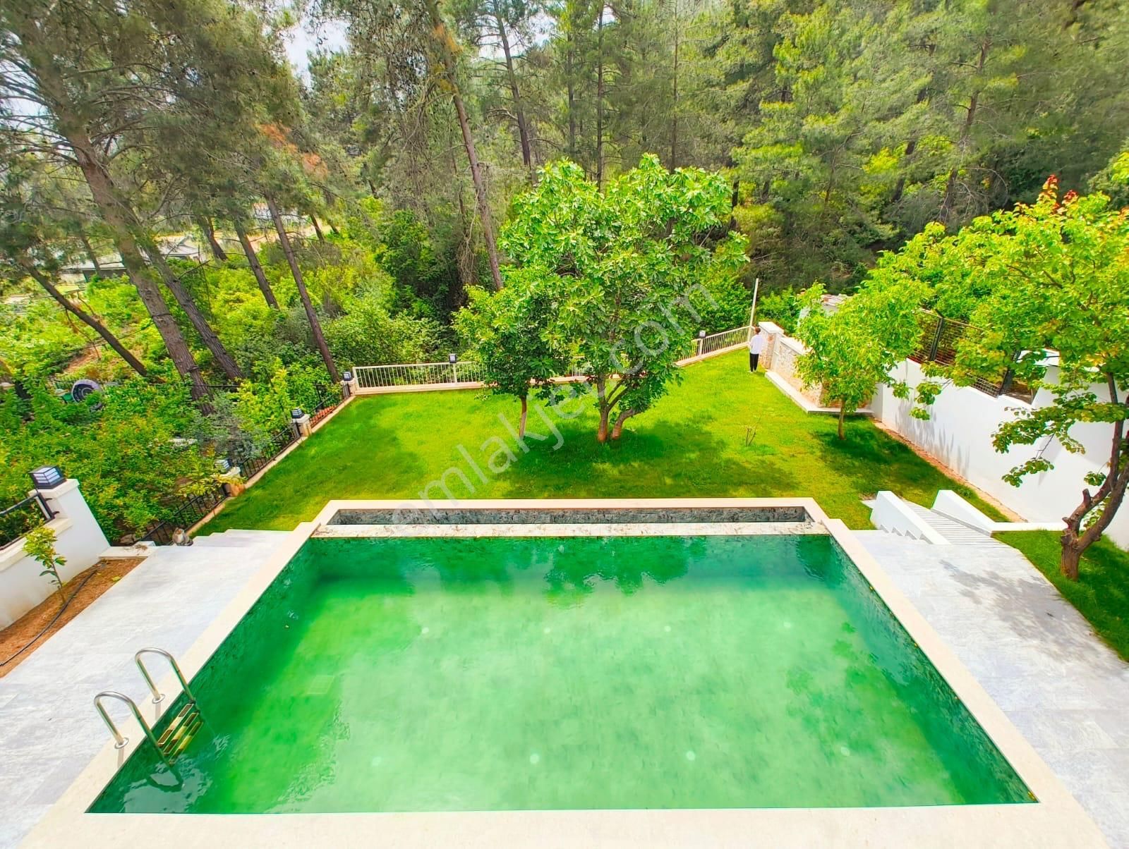 Marmarise Yakın Mesafede Doğa Manzaralı Muhteşem Villa - Görsel 34
