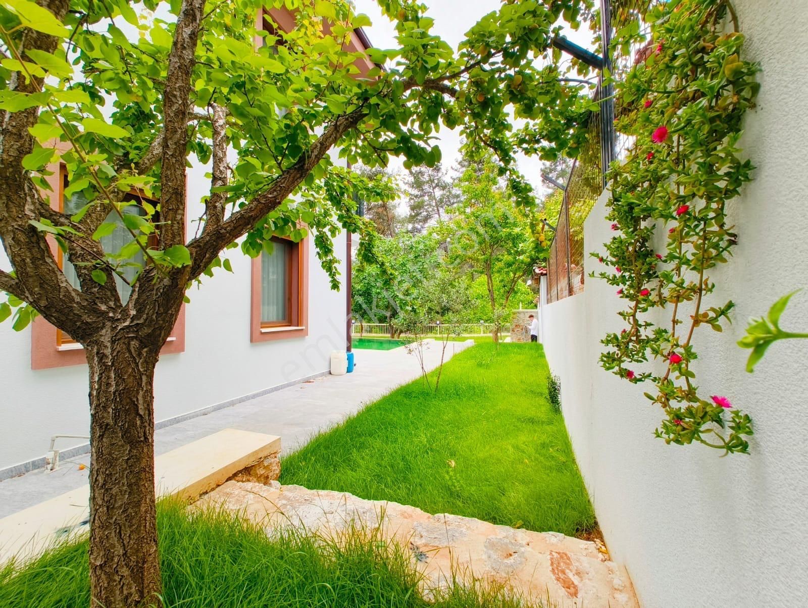Marmarise Yakın Mesafede Doğa Manzaralı Muhteşem Villa - Görsel 30