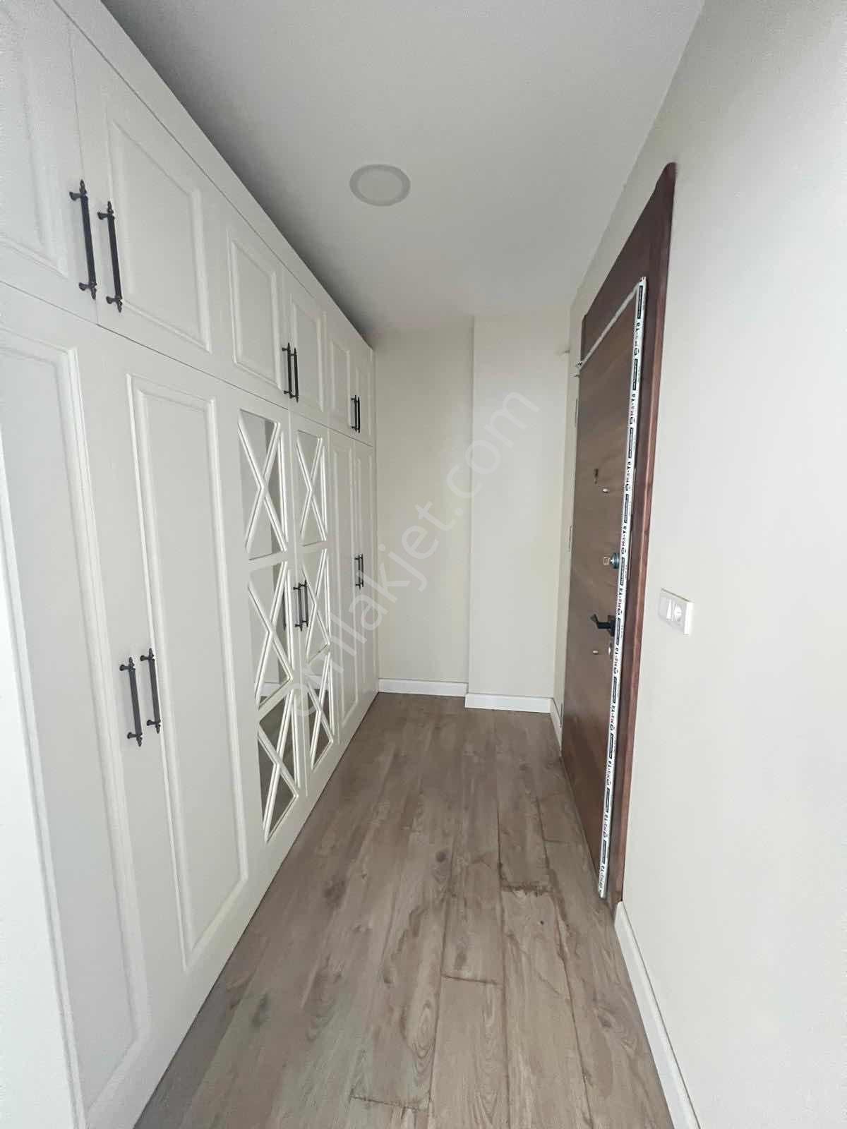 Çorlu Önerler'de Site İçi Mütakil Havuzlu Villa - Görsel 17