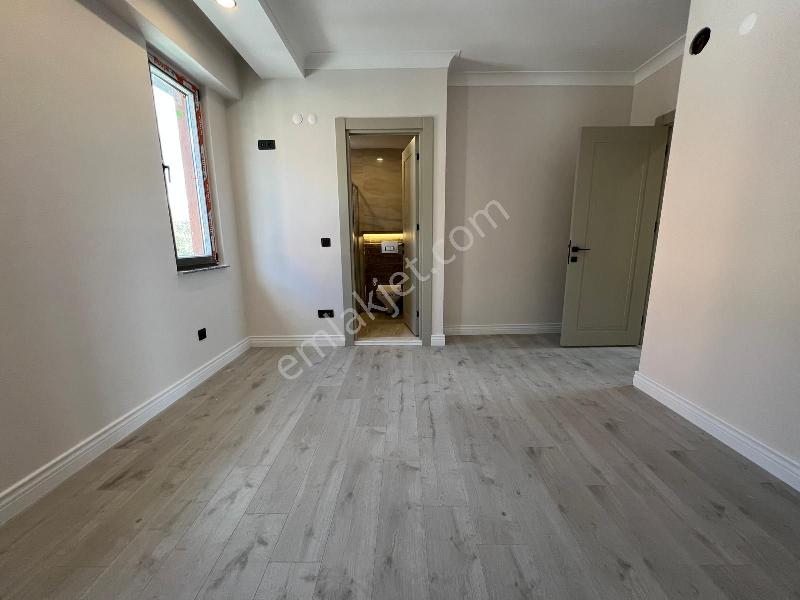 Çorlu Önerlerde Havuzlu Site İçinde Kış Bahçeli Satılık Villa - Görsel 11