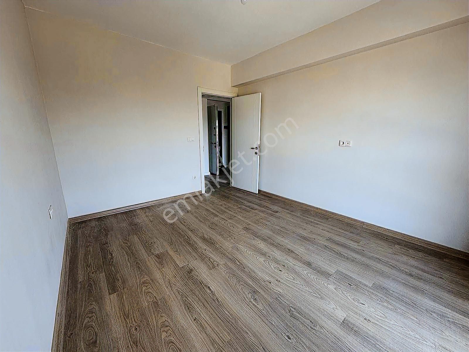 Sinanefendi' Eml'den Oturuma Hazır Satılık 72 M² 1+1 - Görsel 9