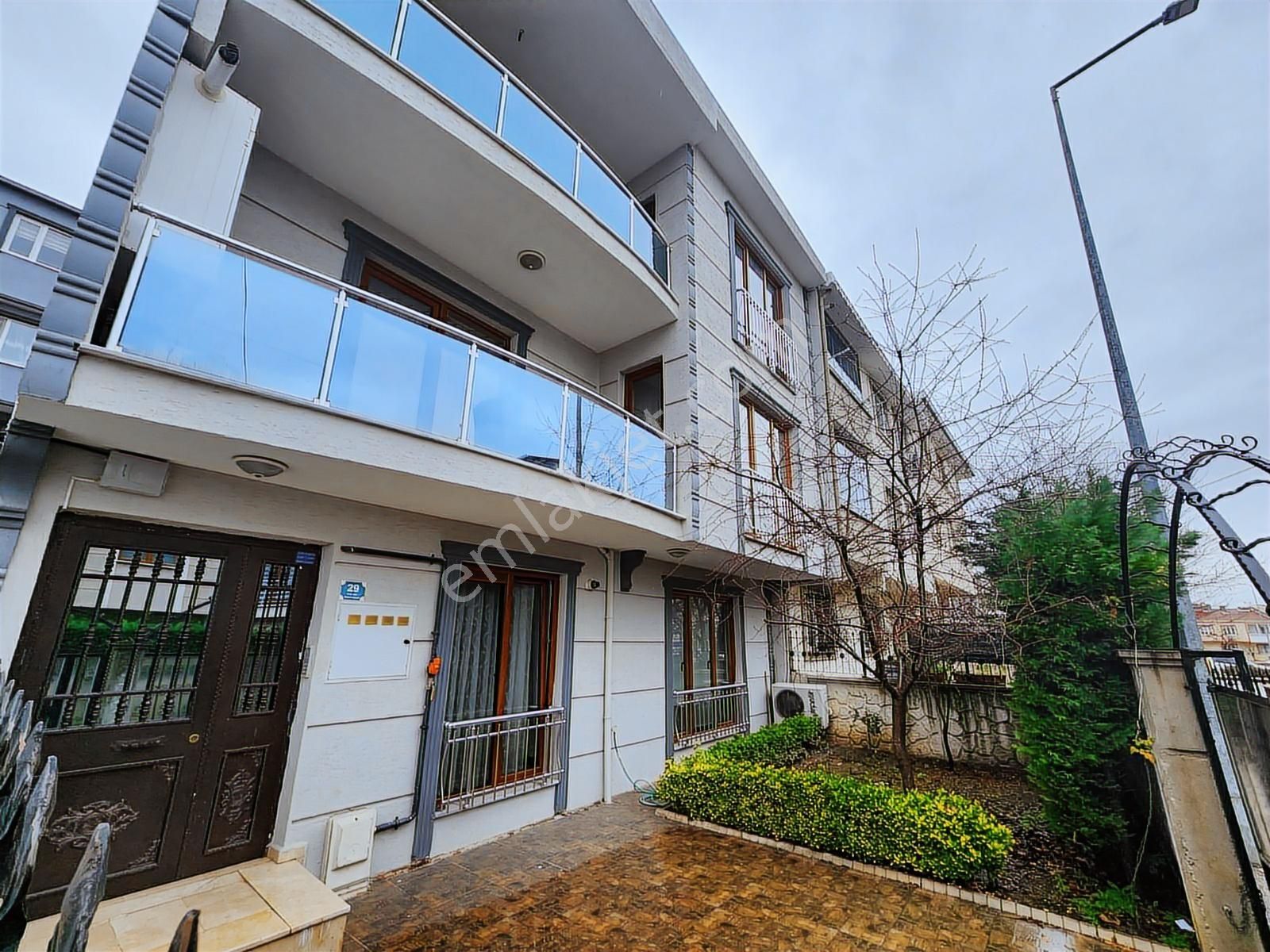 Kayalardan Özel Bahçeli Lüks Büyük 2+1 Bahçekatı - Görsel 21