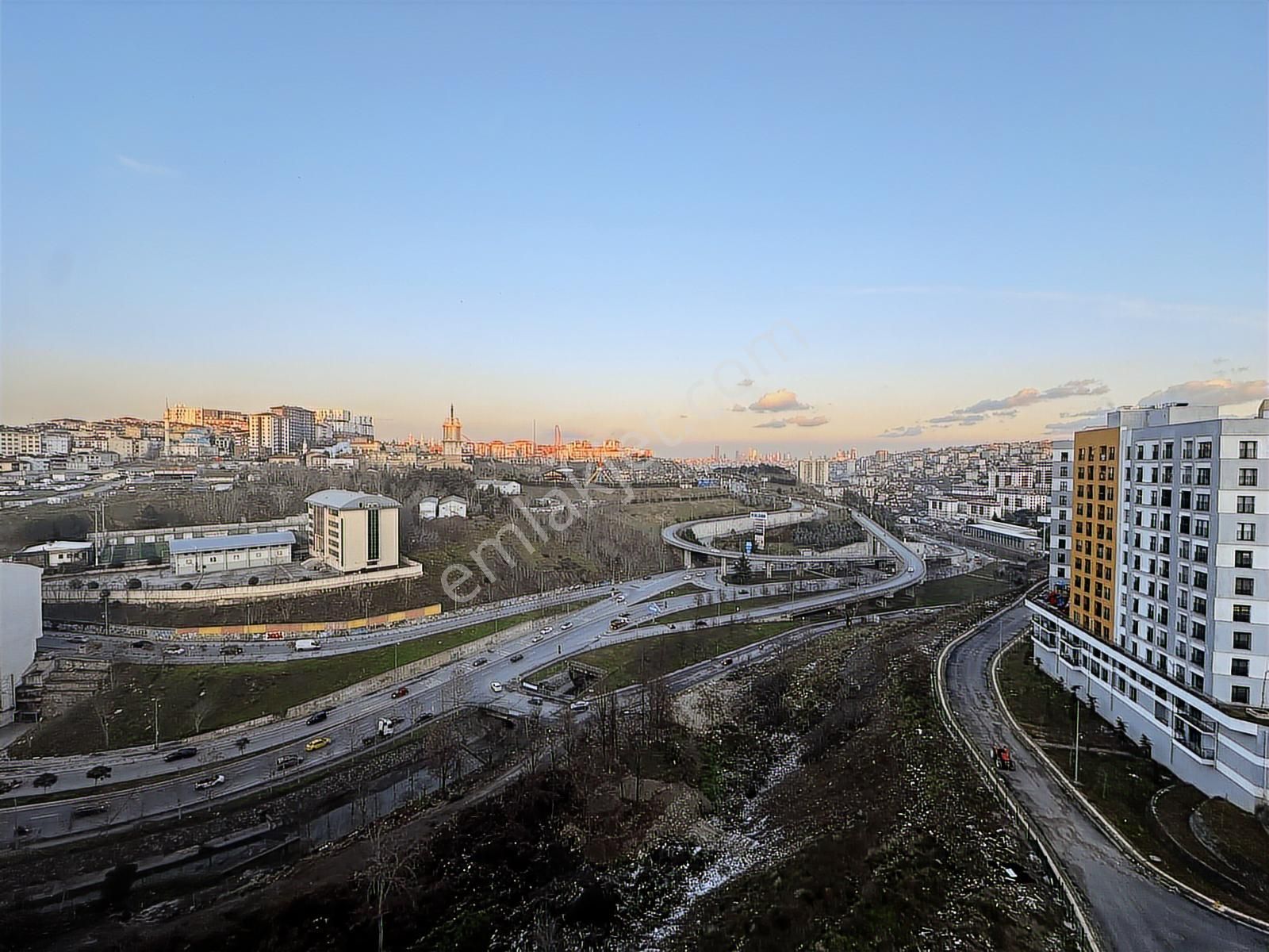 Şeref Emlak Toki 7/a 1.etap 8.kat Köşe 1+1 Vialand Manzara Daire - Görsel 14