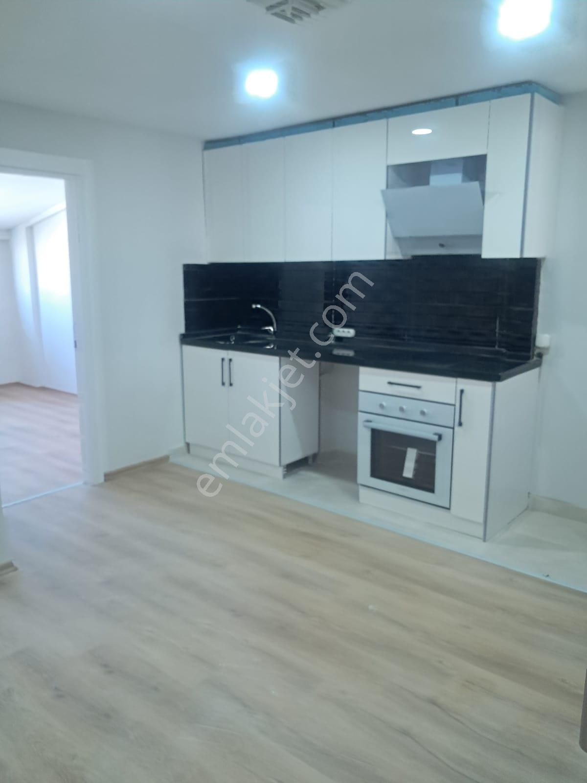 Gazi Mahallesi Şenol Caddesi Ful Yapılı Yüksek Giriş 2+1 Kiralık Daire - Görsel 3