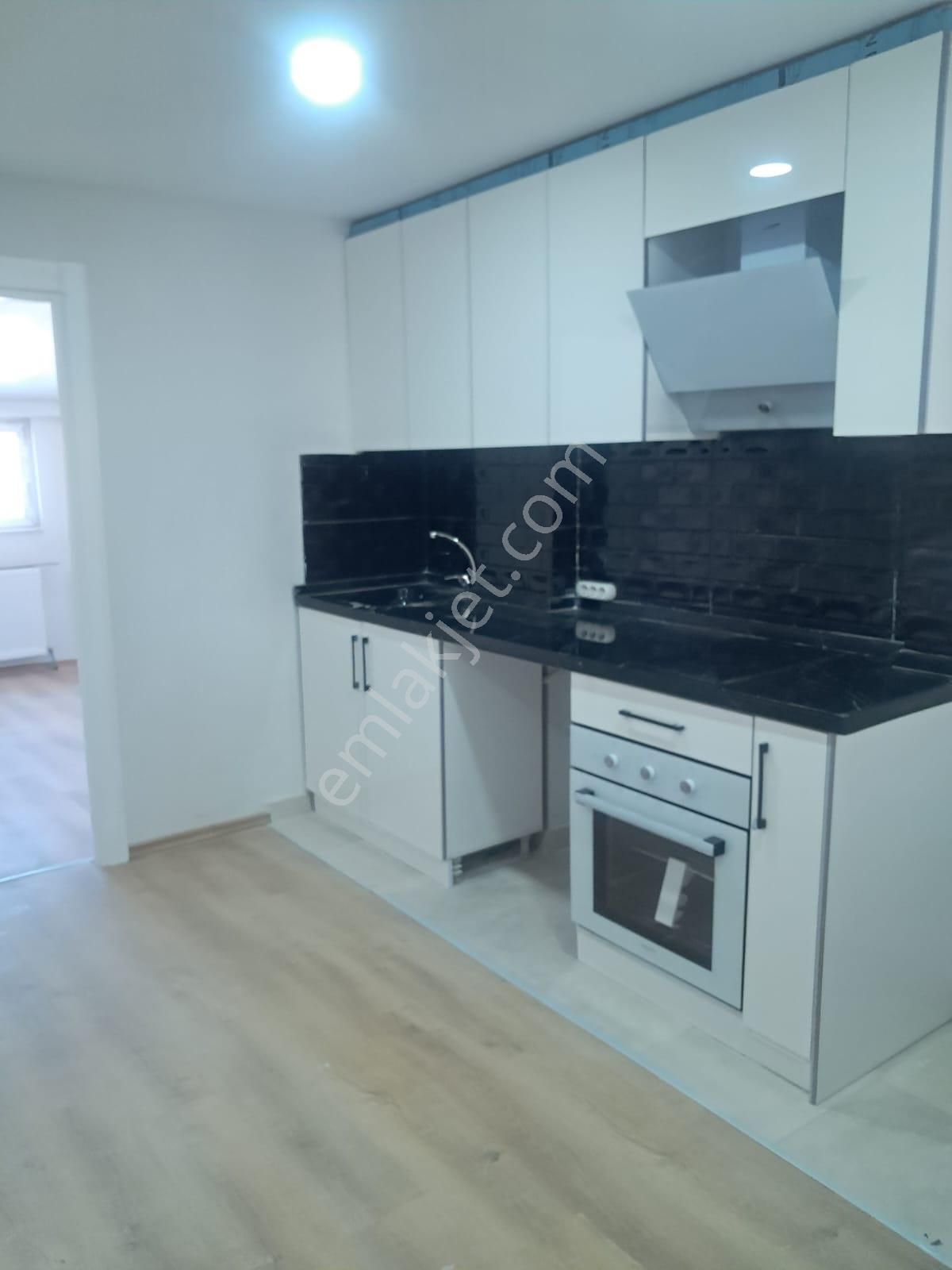 Gazi Mahallesi Şenol Caddesi Ful Yapılı Yüksek Giriş 2+1 Kiralık Daire - Görsel 4