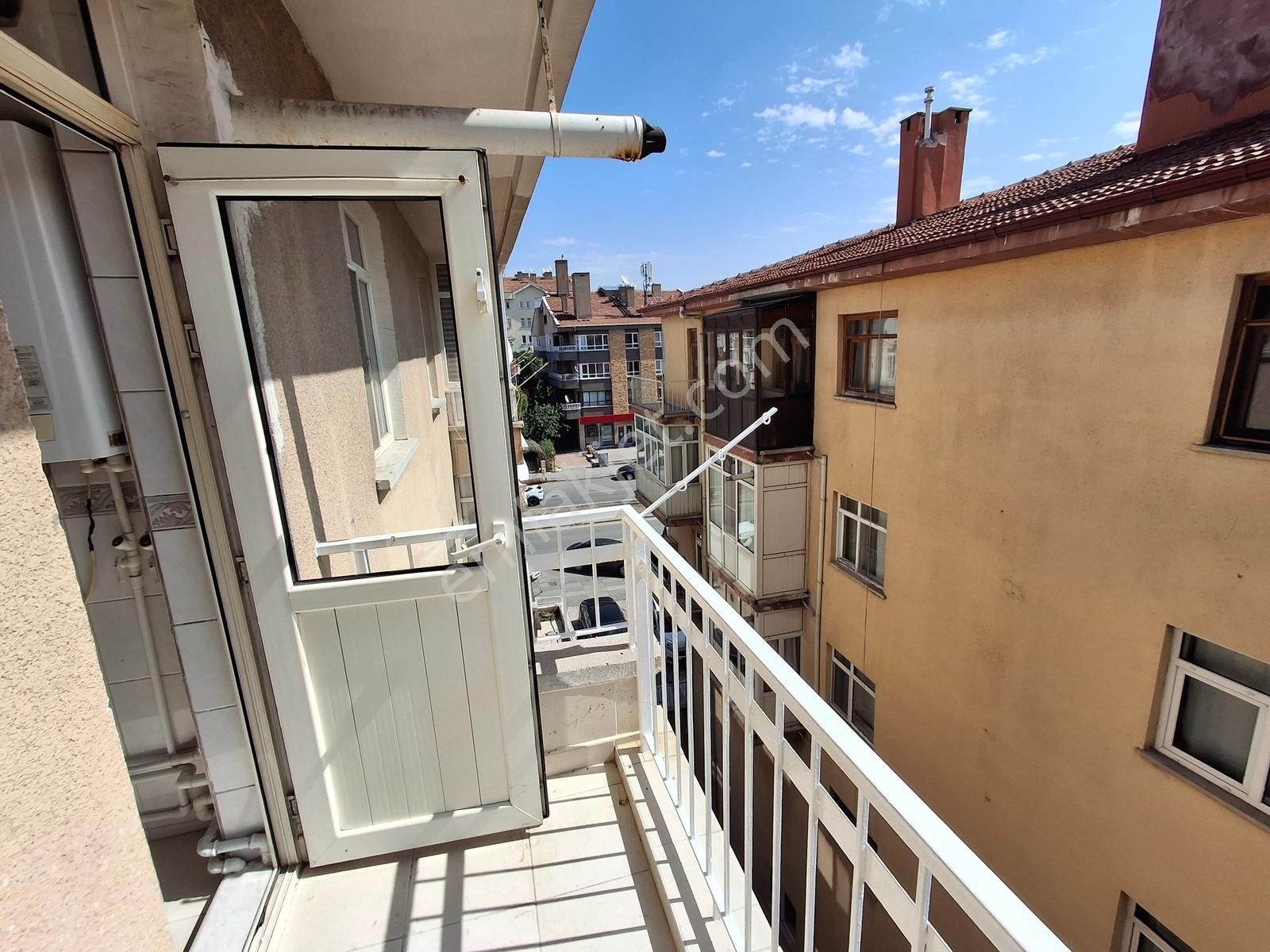 Y. Etlik Caddesinde 3+1 Kök Tapu Güney C. Manzaralı Ferah Daire - Görsel 15