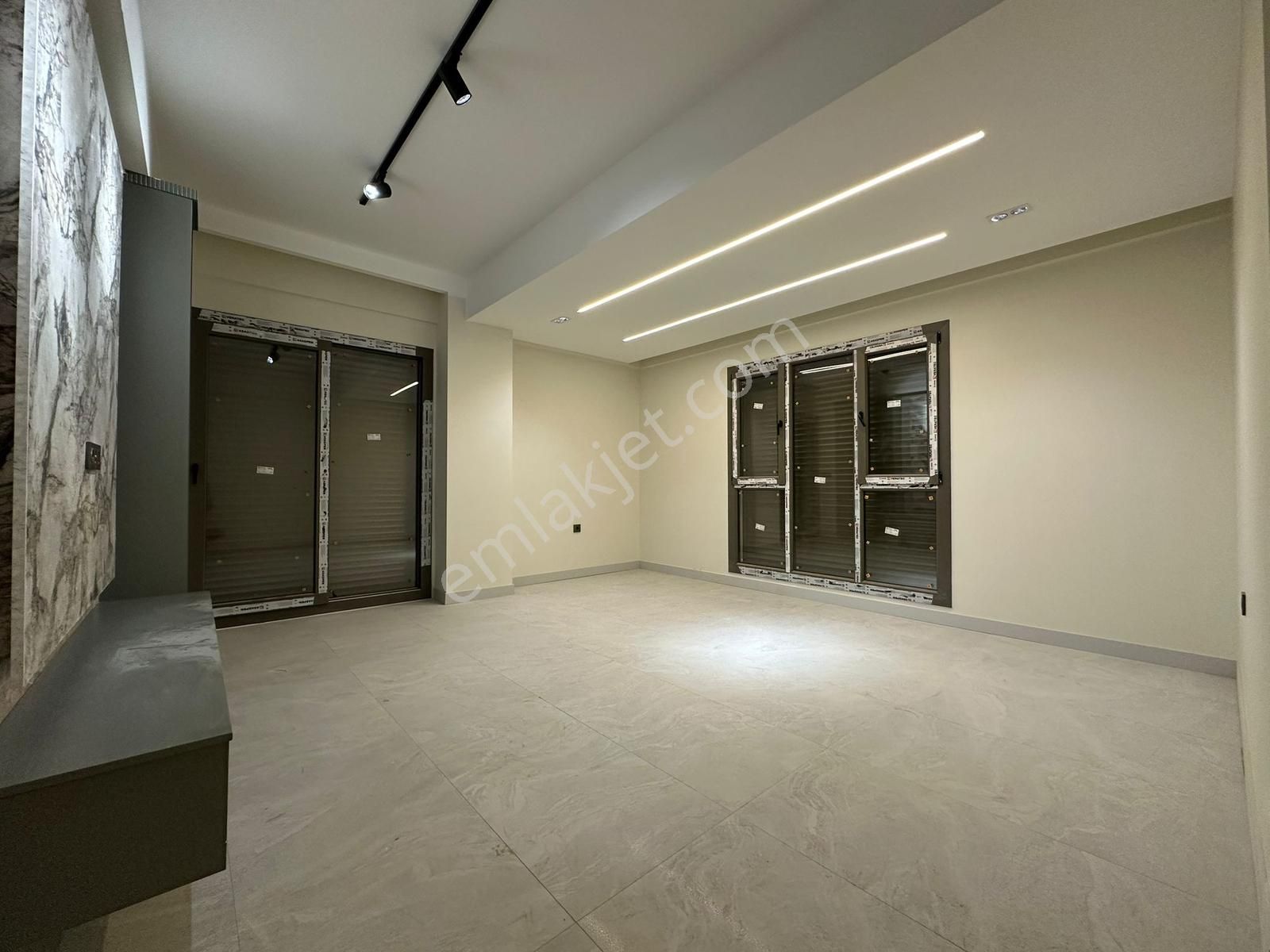 Demirler'den Ferhatlar Koleji Mevkii Arakat 3+1 Satılık Daire - Görsel 3