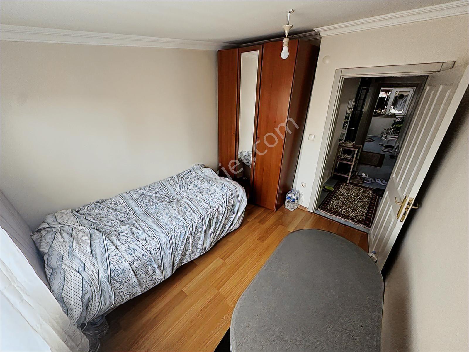 Şeref Emlaktan Şişli Gülbağ Son Kat Asansörlü Çift Cephe Daire - Görsel 17