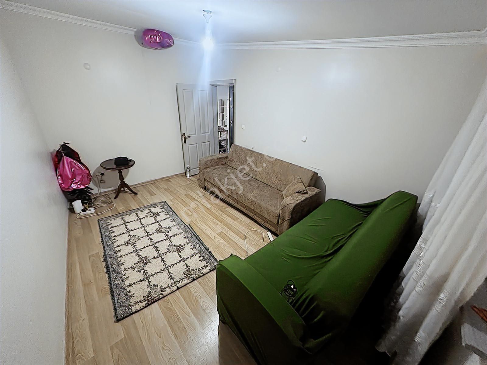 Şeref Emlaktan Şişli Gülbağ Son Kat Asansörlü Çift Cephe Daire - Görsel 3