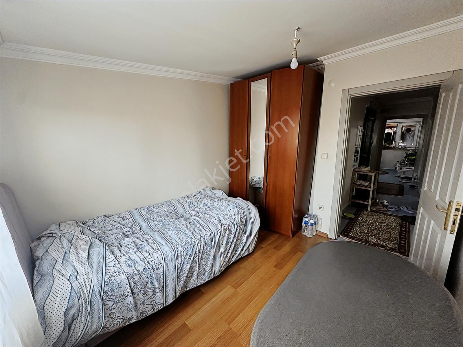 Şeref Emlaktan Şişli Gülbağ Son Kat Asansörlü Çift Cephe Daire - Görsel 13