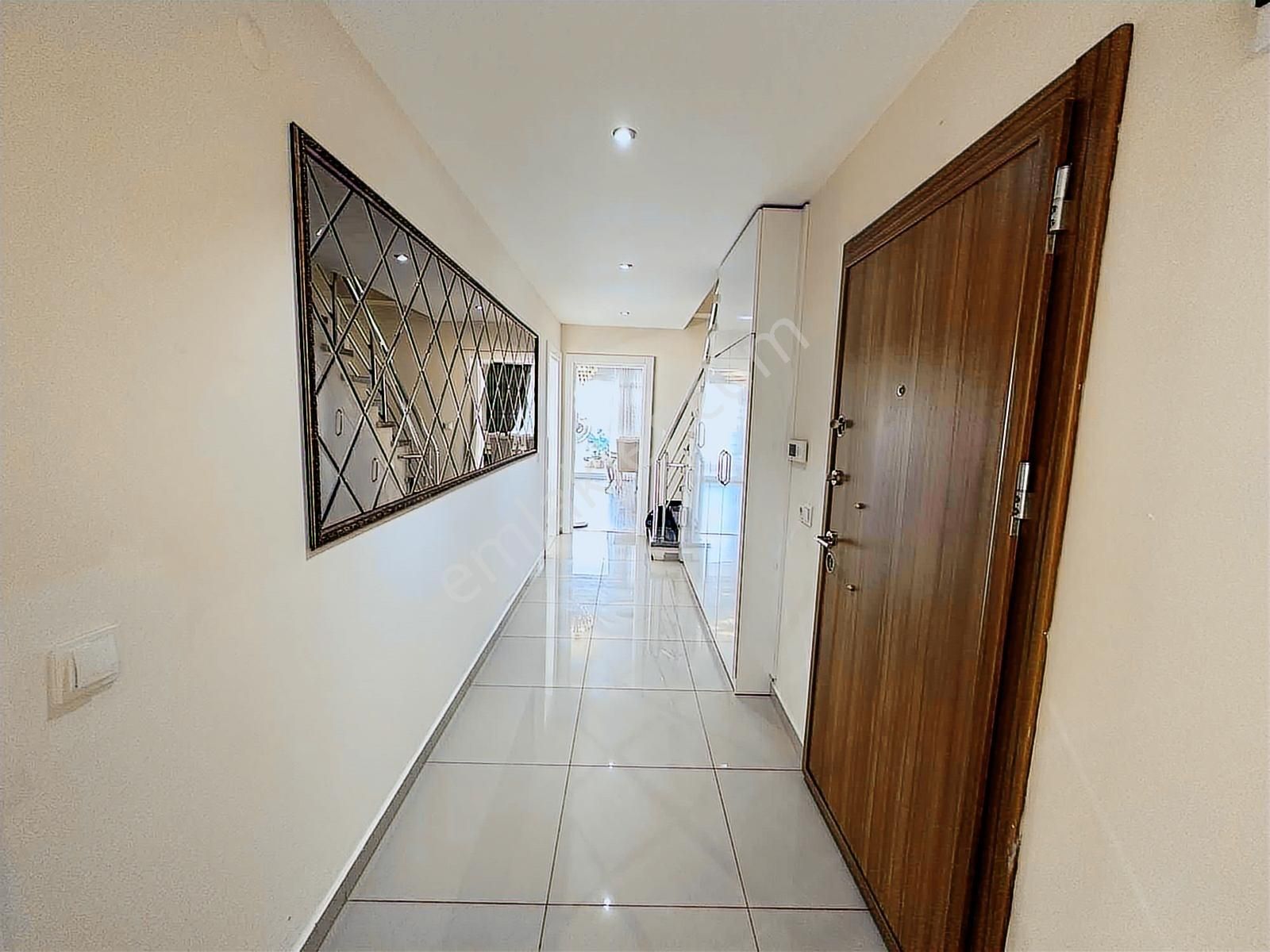 4+1 3 Cepheli 3 Balkon 2 Banyo 200 Metrekare Fırsat Daire - Görsel 26