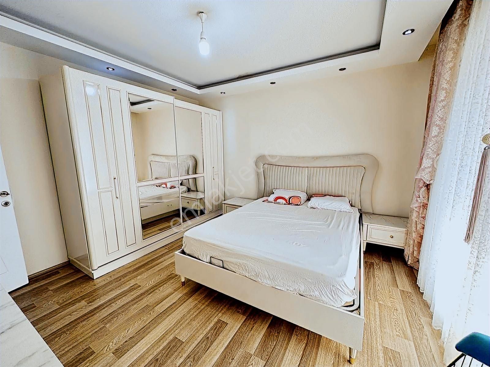 4+1 3 Cepheli 3 Balkon 2 Banyo 200 Metrekare Fırsat Daire - Görsel 6