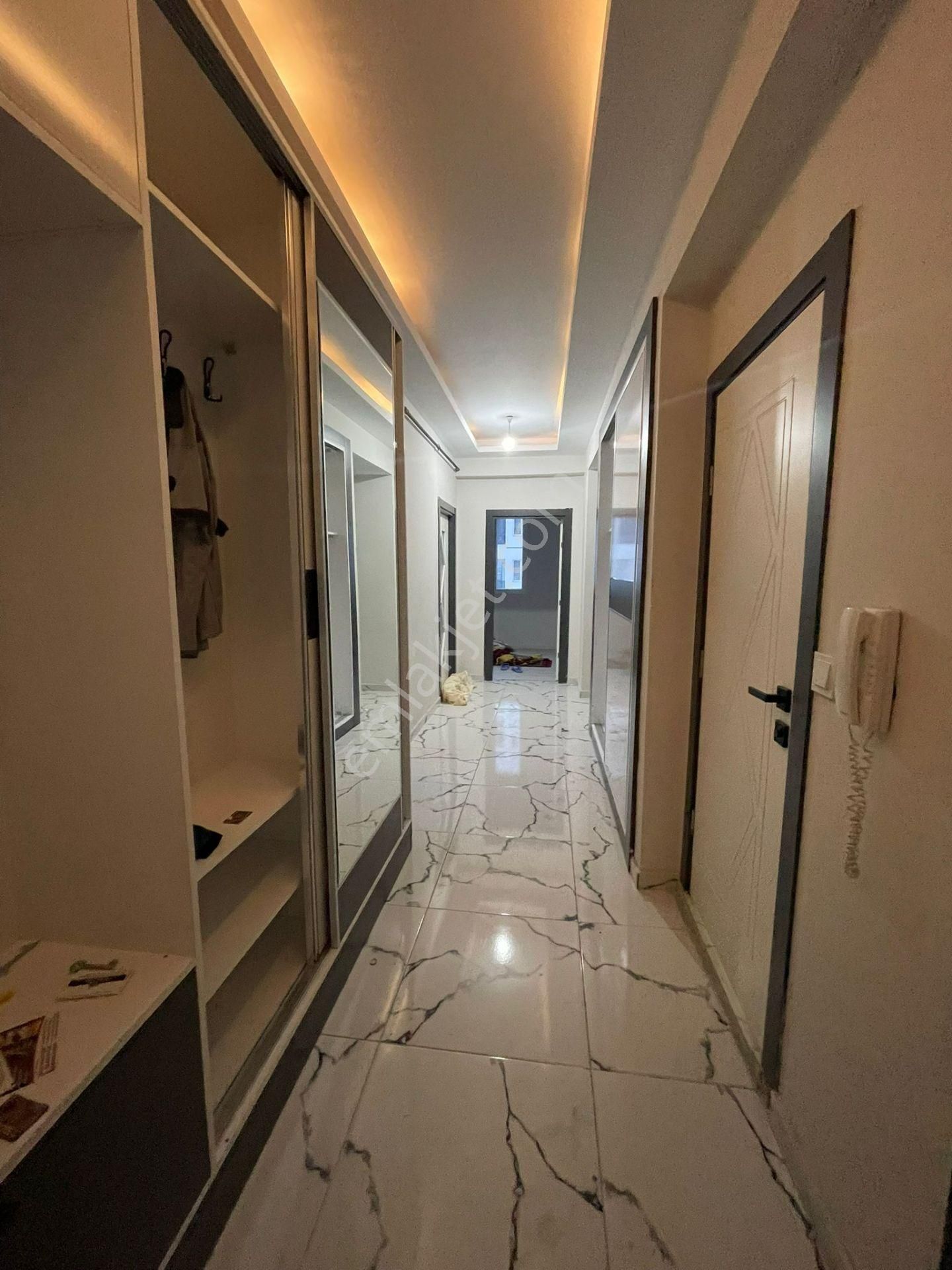 Üçkuyularda Fuar Alanı Arkasında Fırsat 2+1 Kiralık Daire - Görsel 7