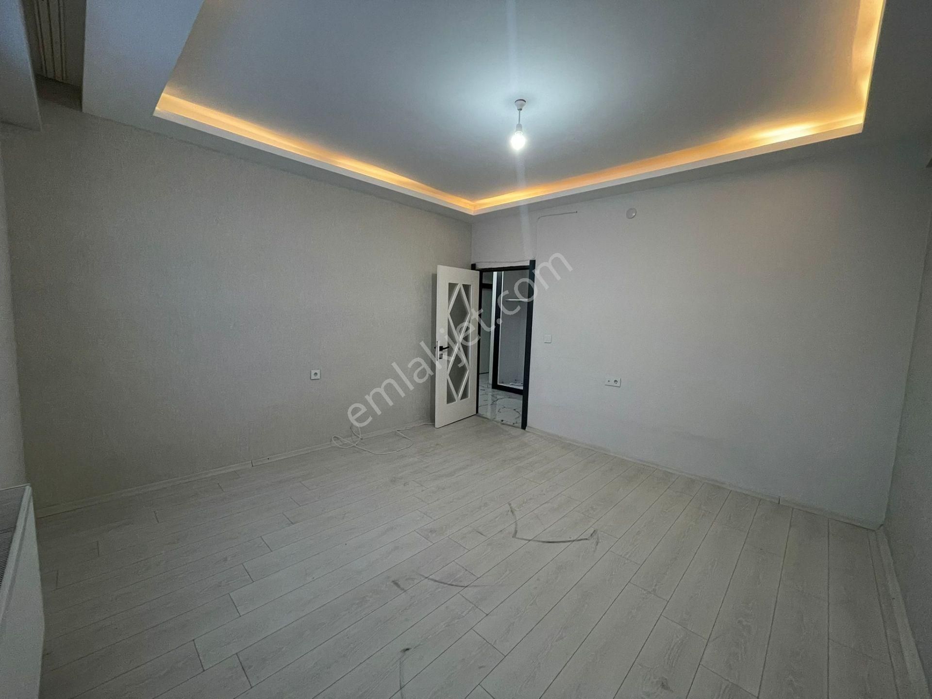 Üçkuyularda Fuar Alanı Arkasında Fırsat 2+1 Kiralık Daire - Görsel 4