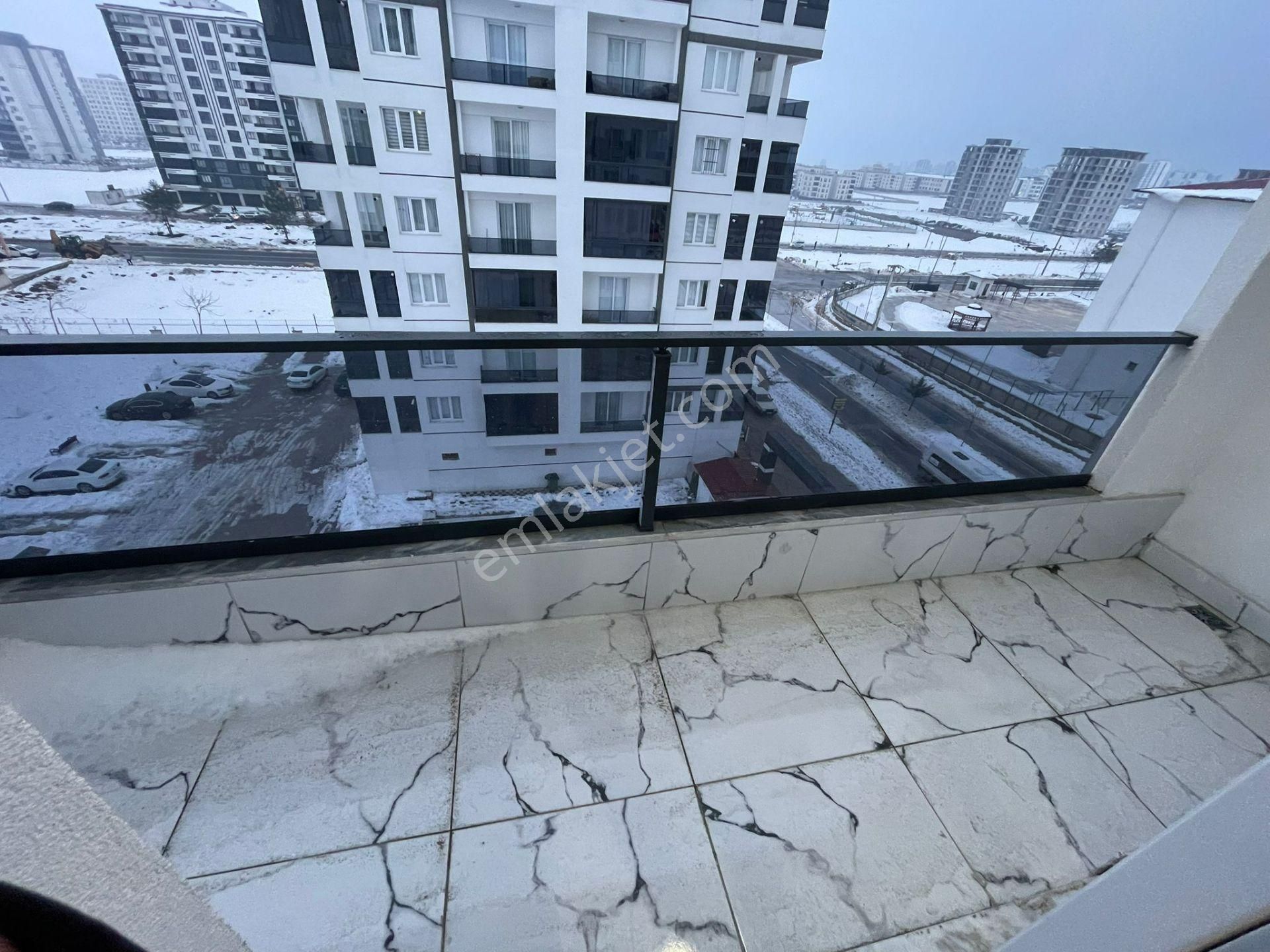 Üçkuyularda Fuar Alanı Arkasında Fırsat 2+1 Kiralık Daire - Görsel 8