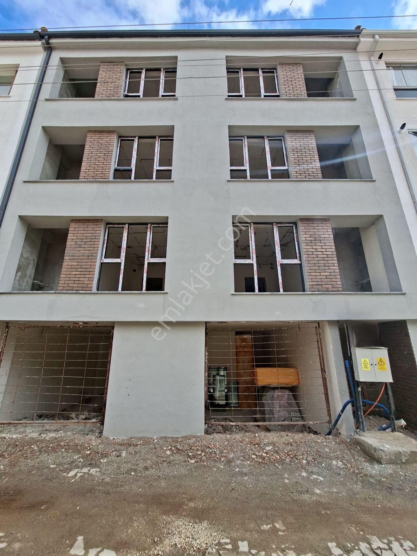 Recep Ümit Emlak'tan Şarhöyük Mah. Büyük Park Yakınında Satılık Geniş Ferah Lux 2+0 Daire - Görsel 2