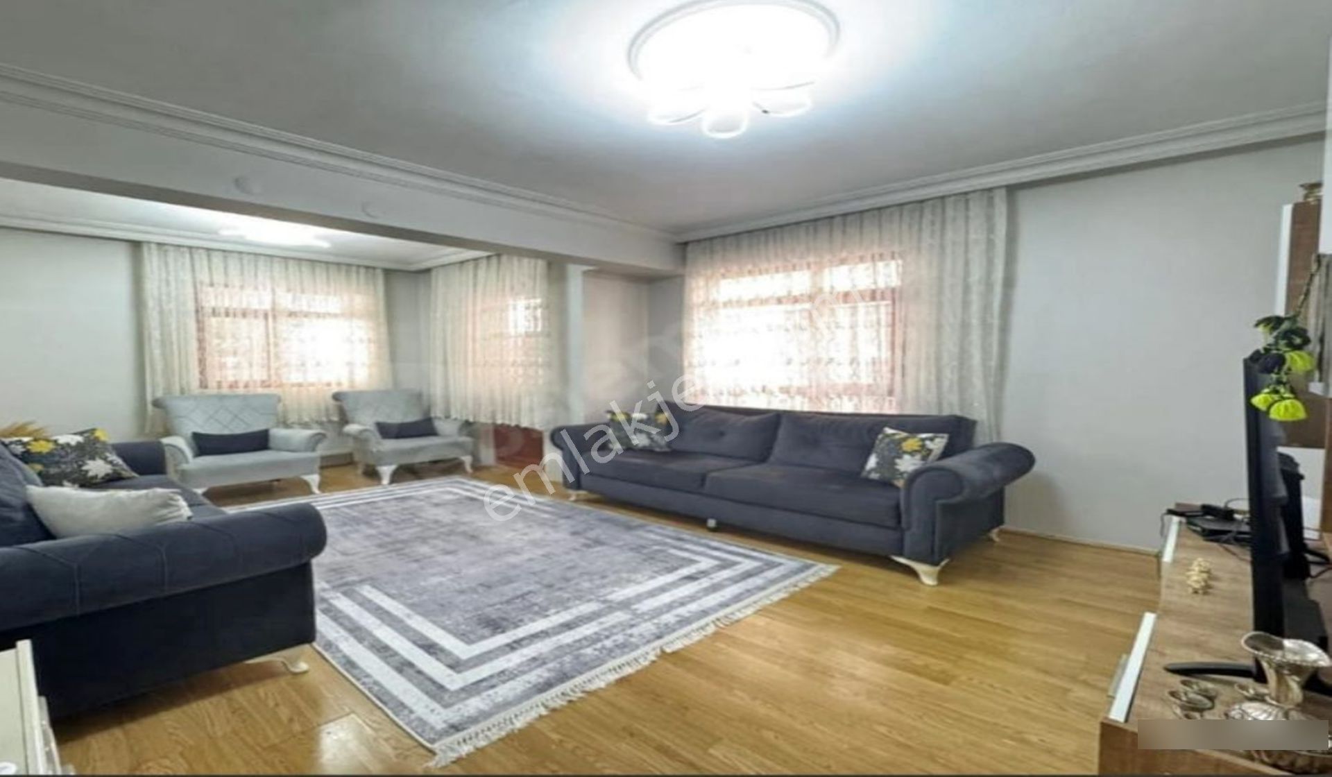 19 Mayıs Cadde Yakını 3+1 Giriş Katta Bağımsız Yapılı - Görsel 9