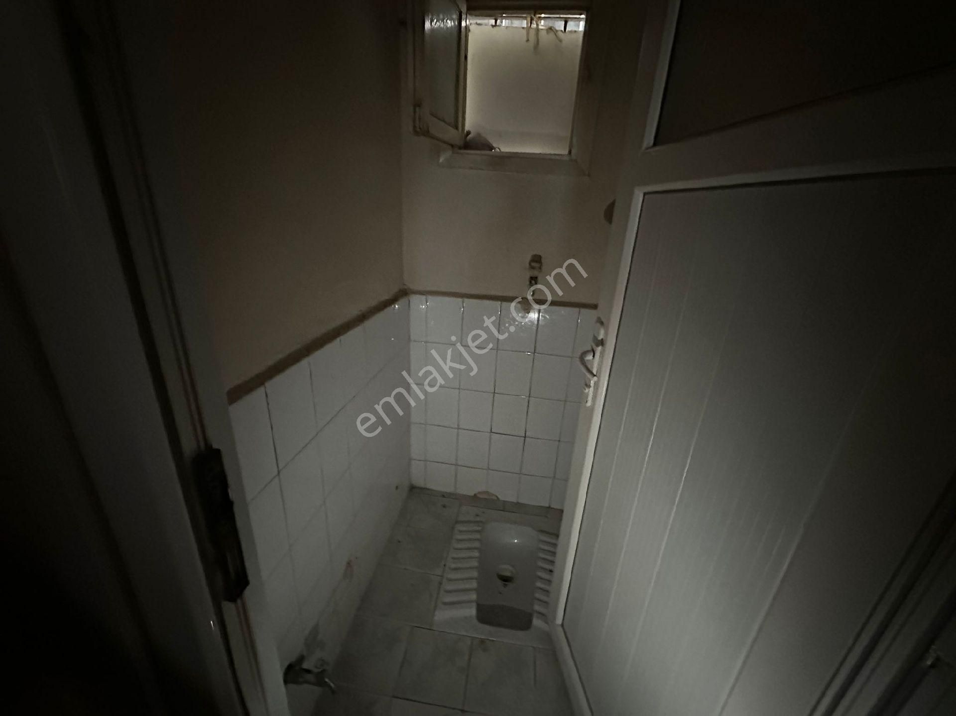 Esenler Menderes Mahallesinde 2+1 Bahçe Katı Satılık Daire - Görsel 12