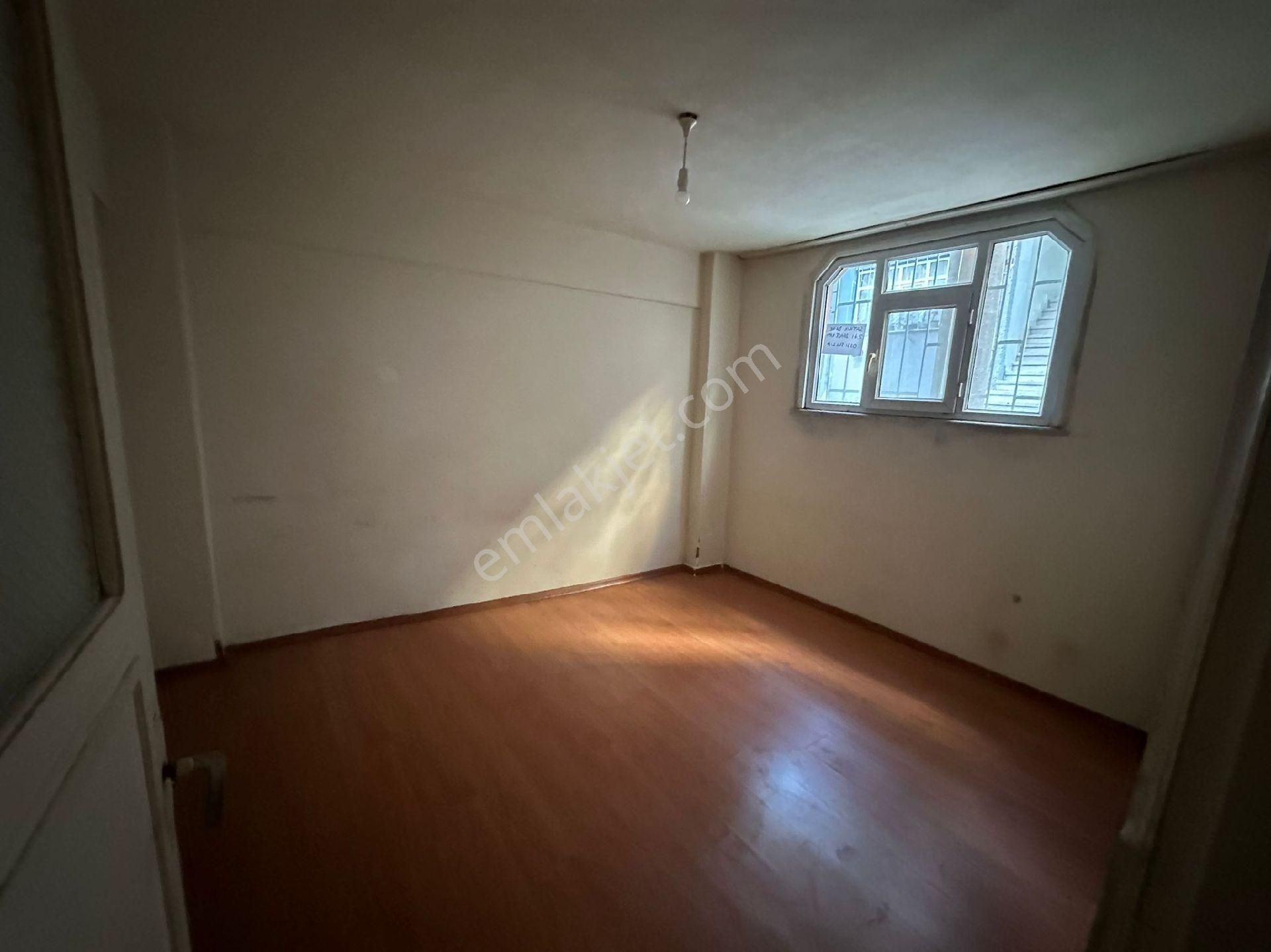 Esenler Menderes Mahallesinde 2+1 Bahçe Katı Satılık Daire - Görsel 19