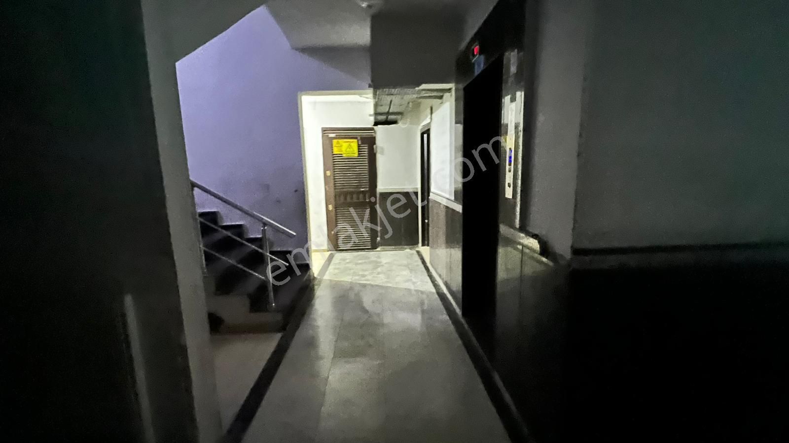 Kadınlar Yüzme Havuzu Karşı Sokağında Satılık 2+0 - Görsel 12