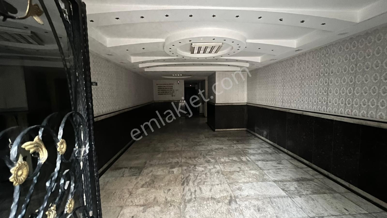 Kadınlar Yüzme Havuzu Karşı Sokağında Satılık 2+0 - Görsel 13